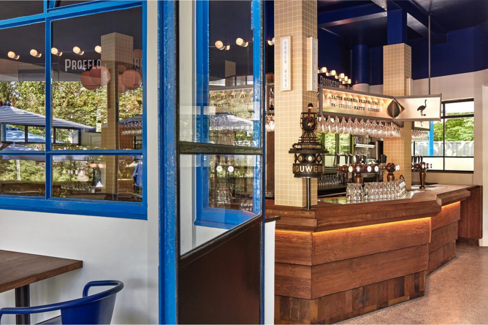 Bar binnenkomst