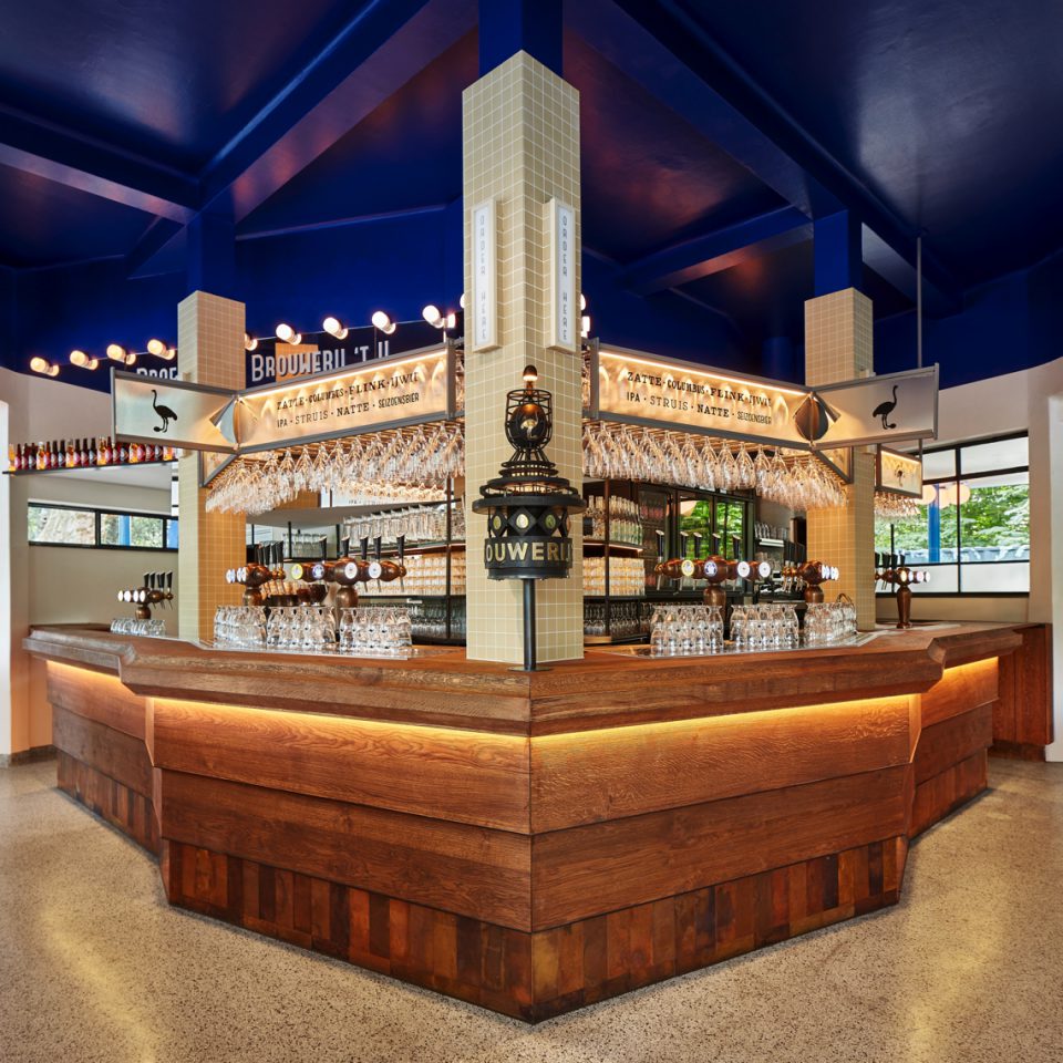 Bar met inrichting