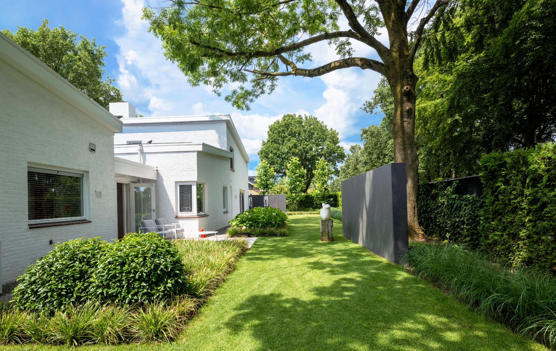 gazon bij villa