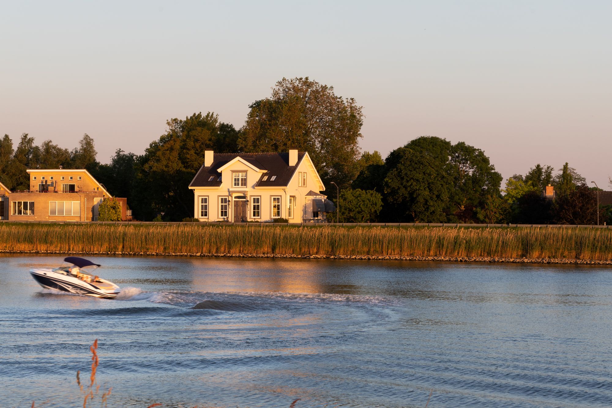 villa aan het water
