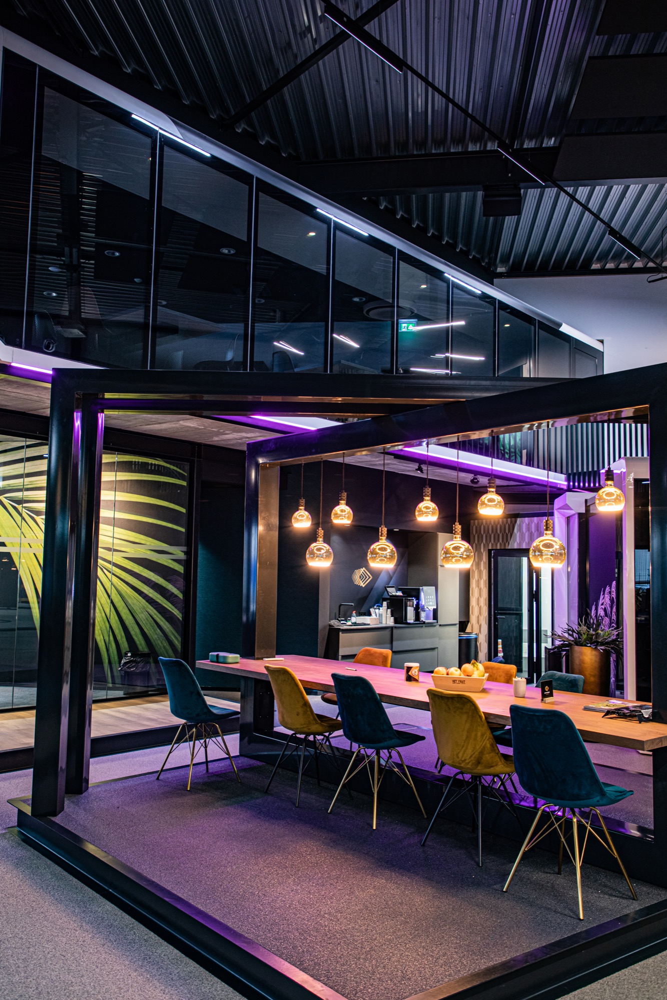 kantoor met luxe akoetstiek