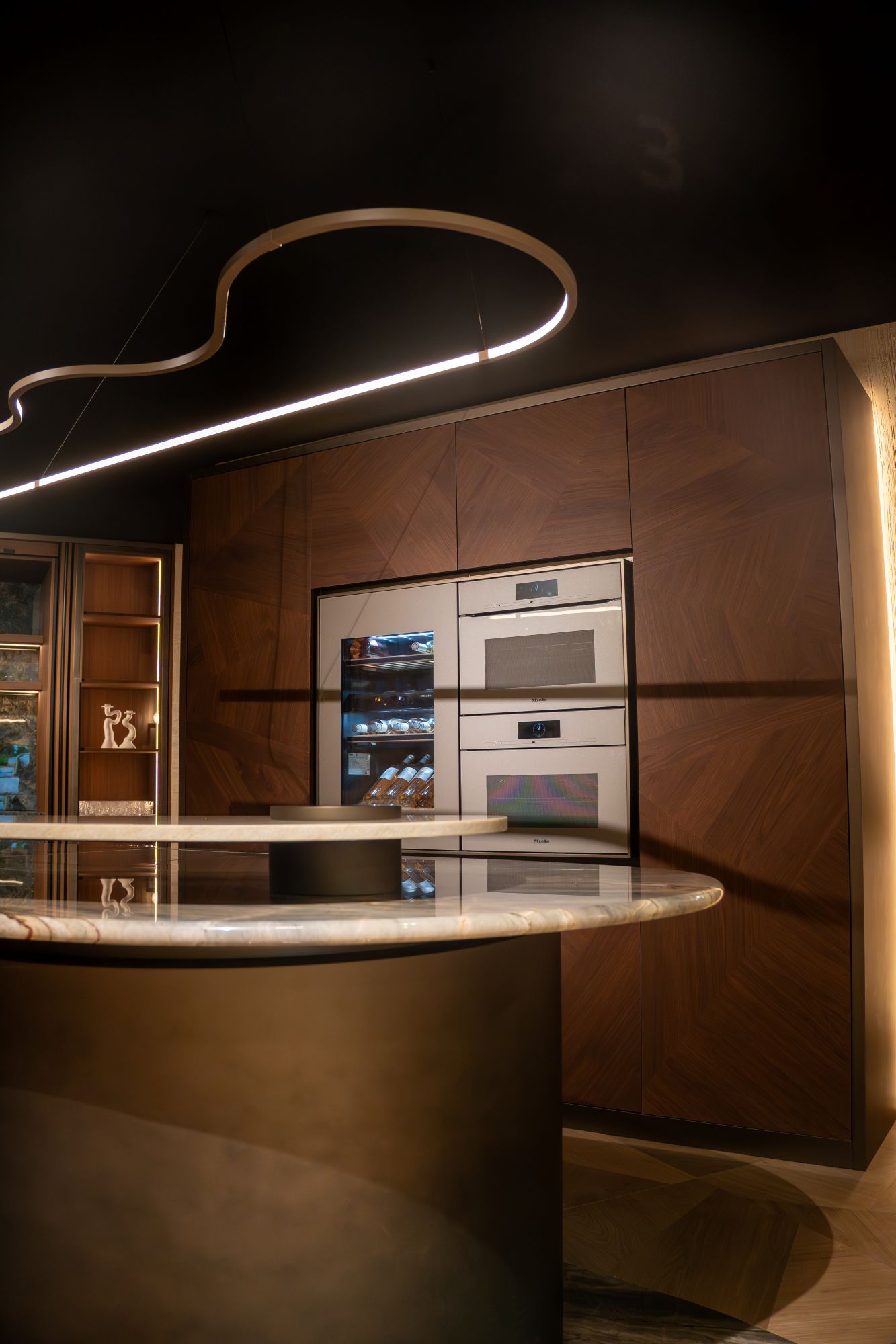 luxe keuken met verlichting