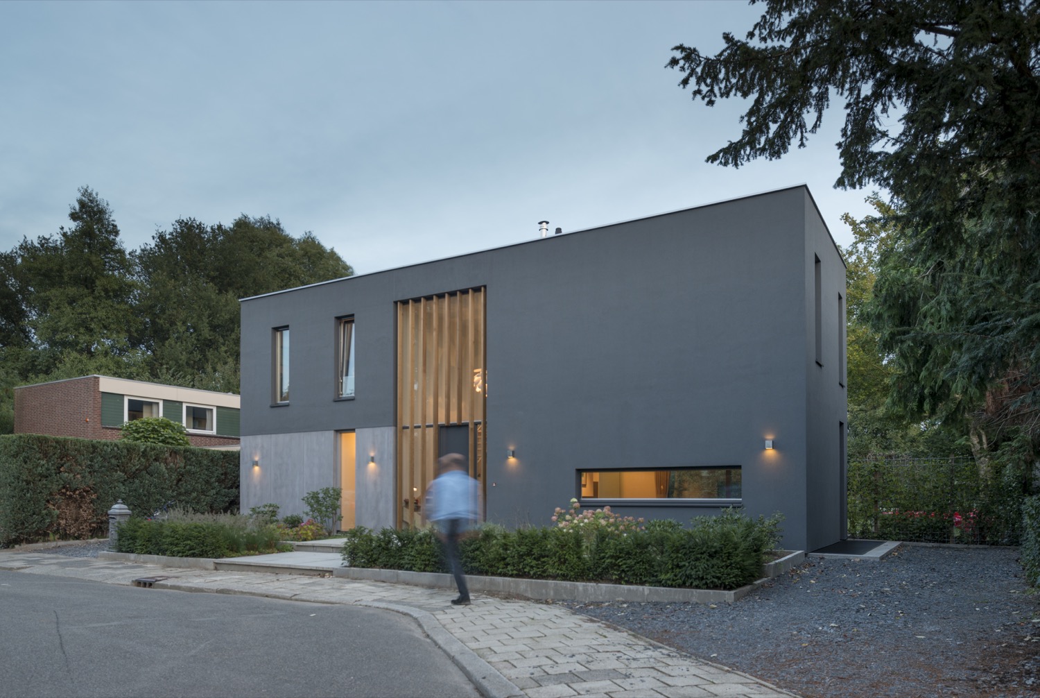voorzijde moderne villa