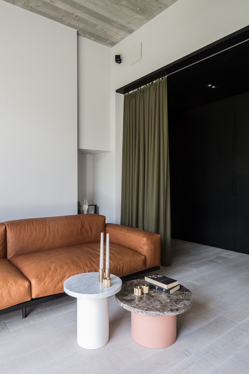 bank met salontafel