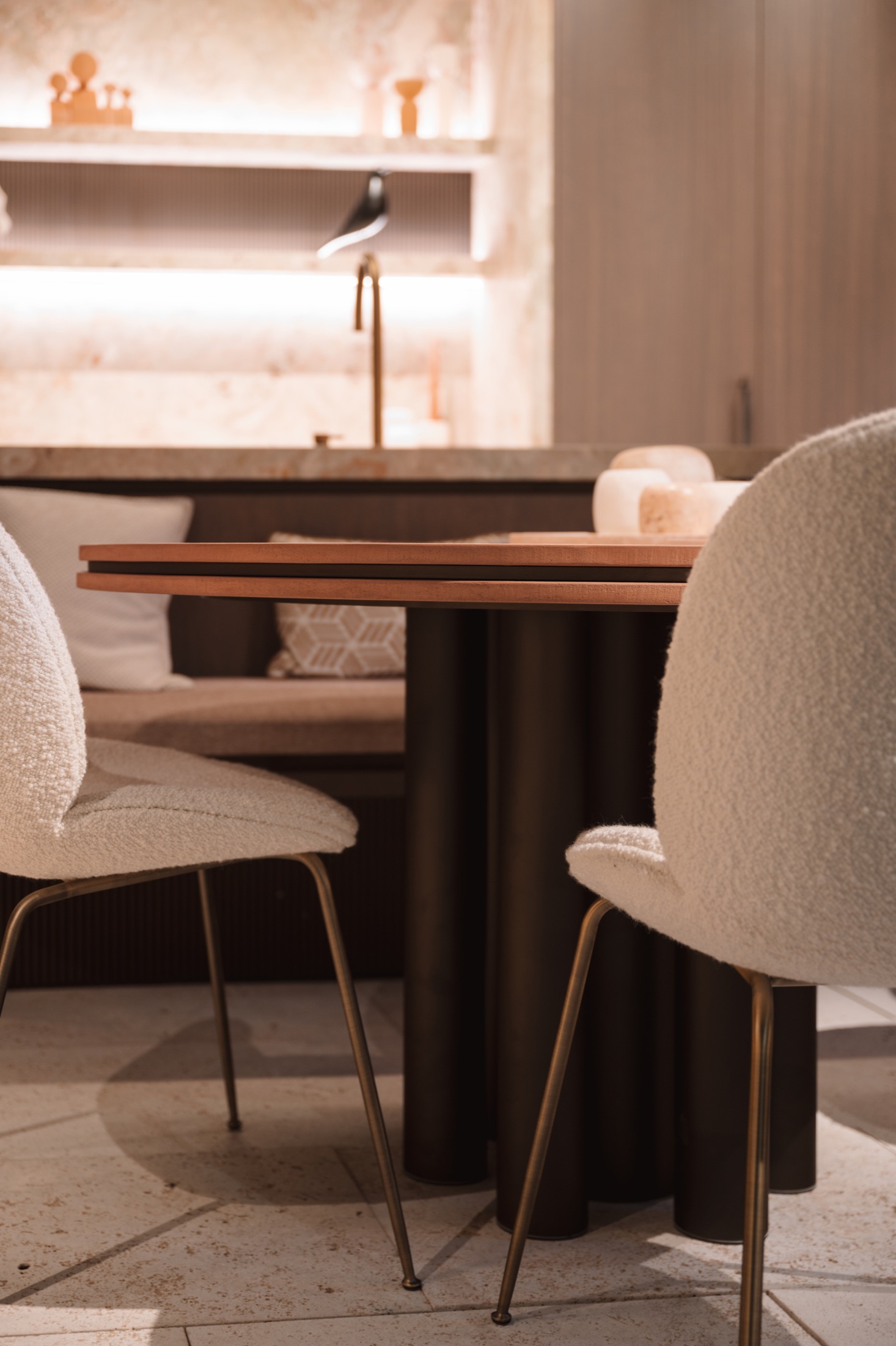 design eettafel met stoelen
