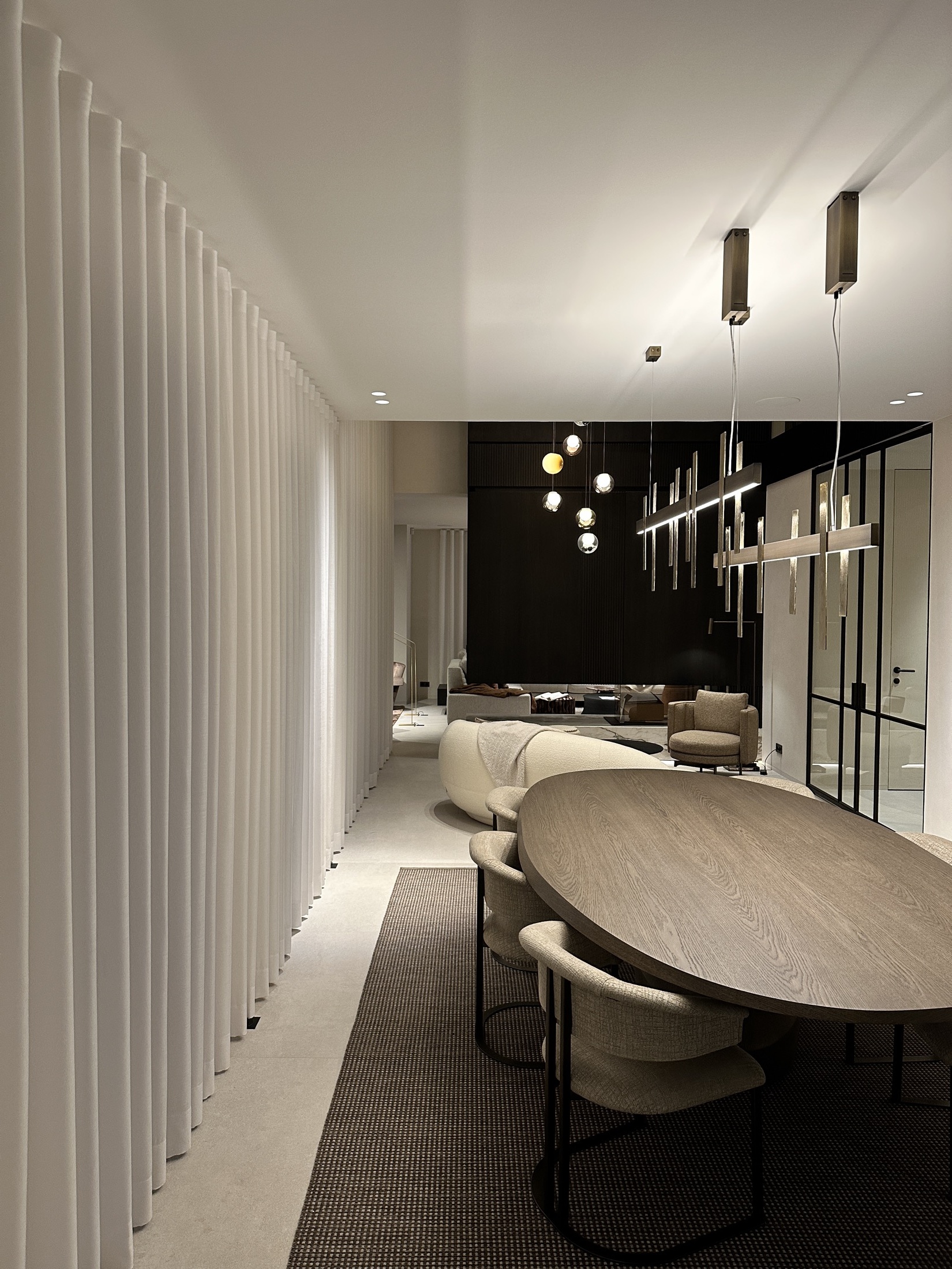 luxe eettafel met stoelen