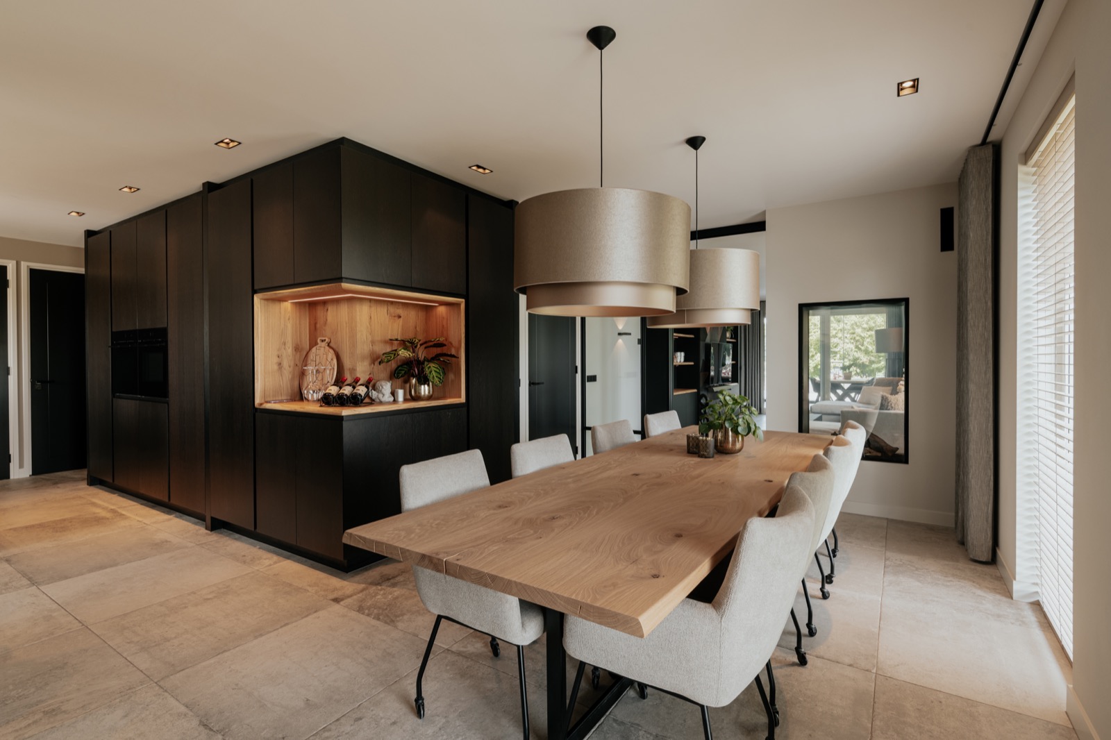 luxe eettafel en stoelen