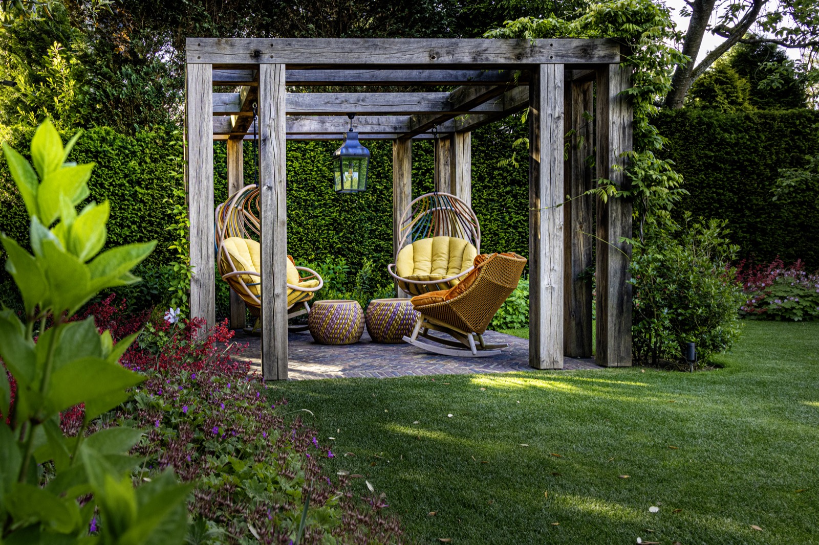 exclusieve tuin met pergola