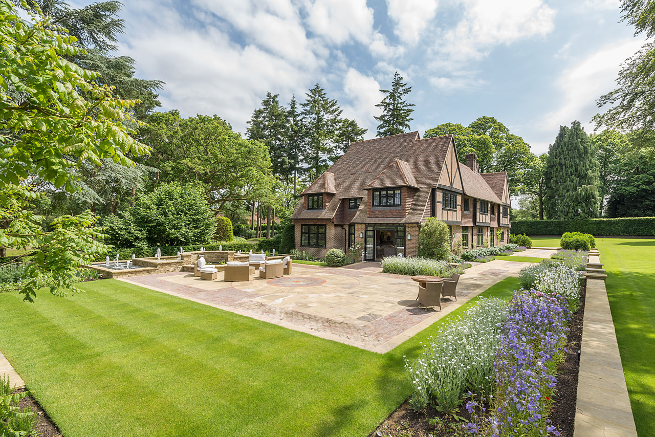 villa met riante tuin