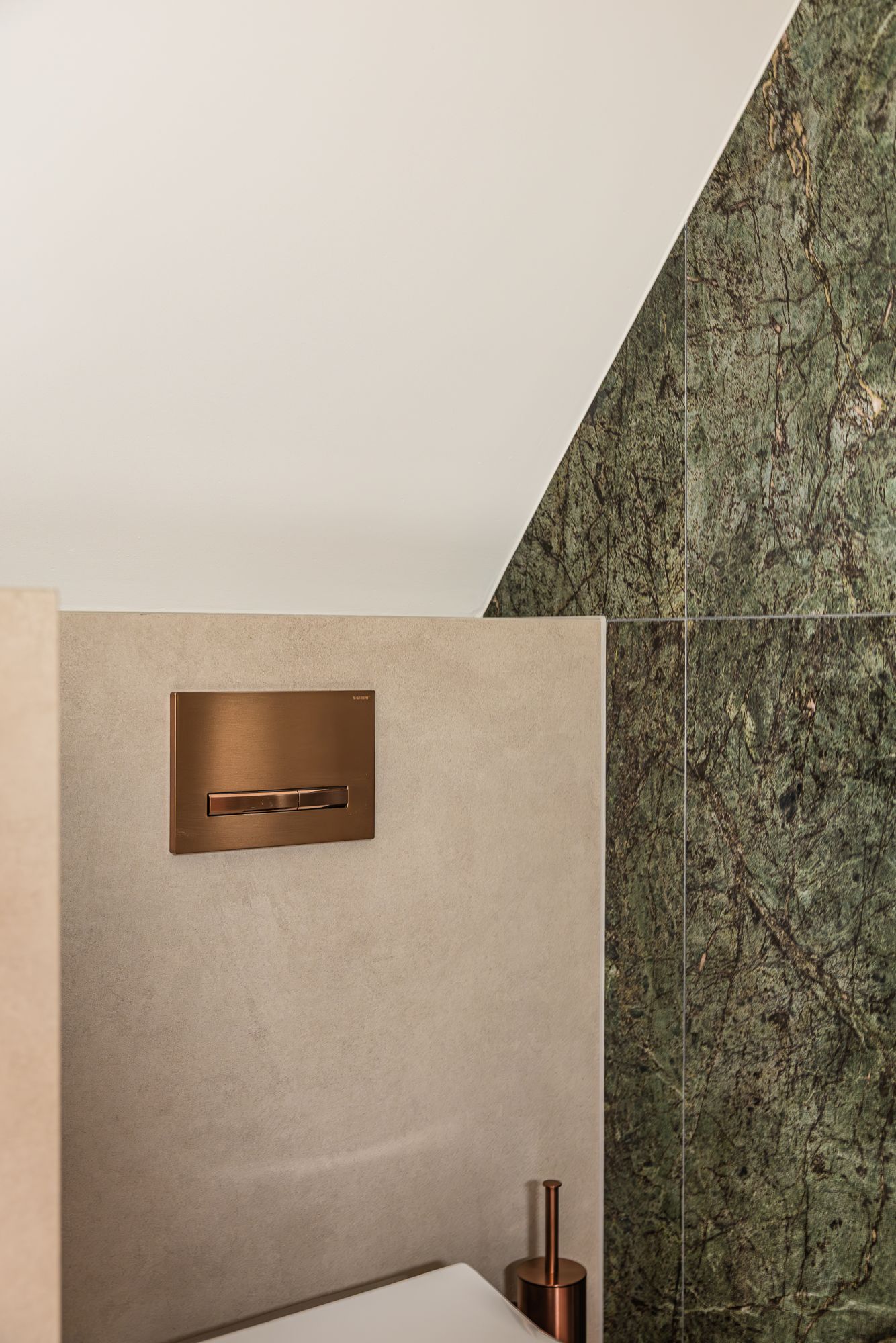 luxe toilet