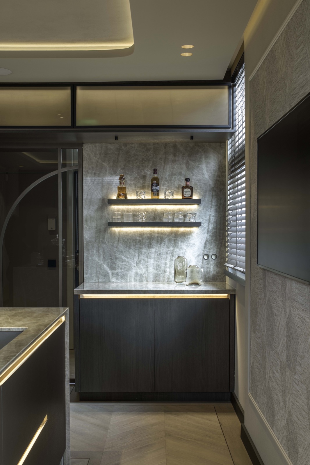 luxe keuken met wandplank