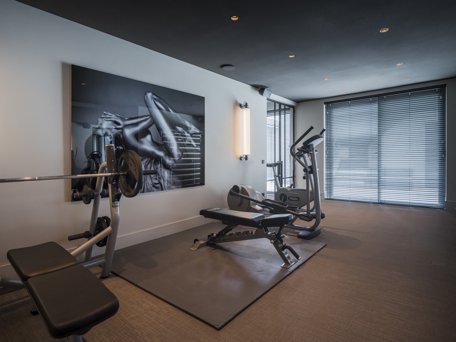 fitness ruimte met kunst