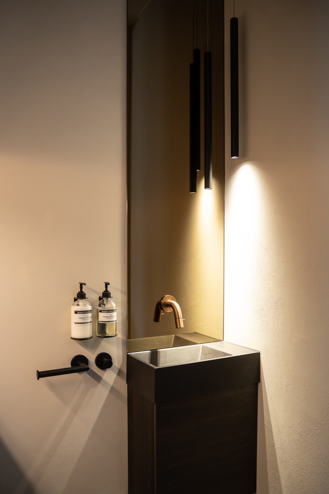 design wastafel in toilet