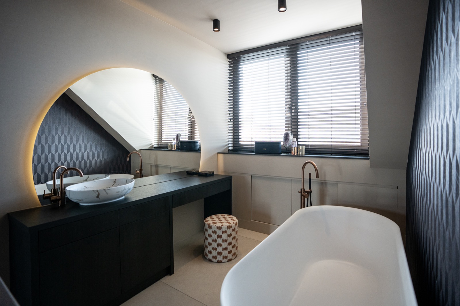 design badkamer met vrijstaand bad