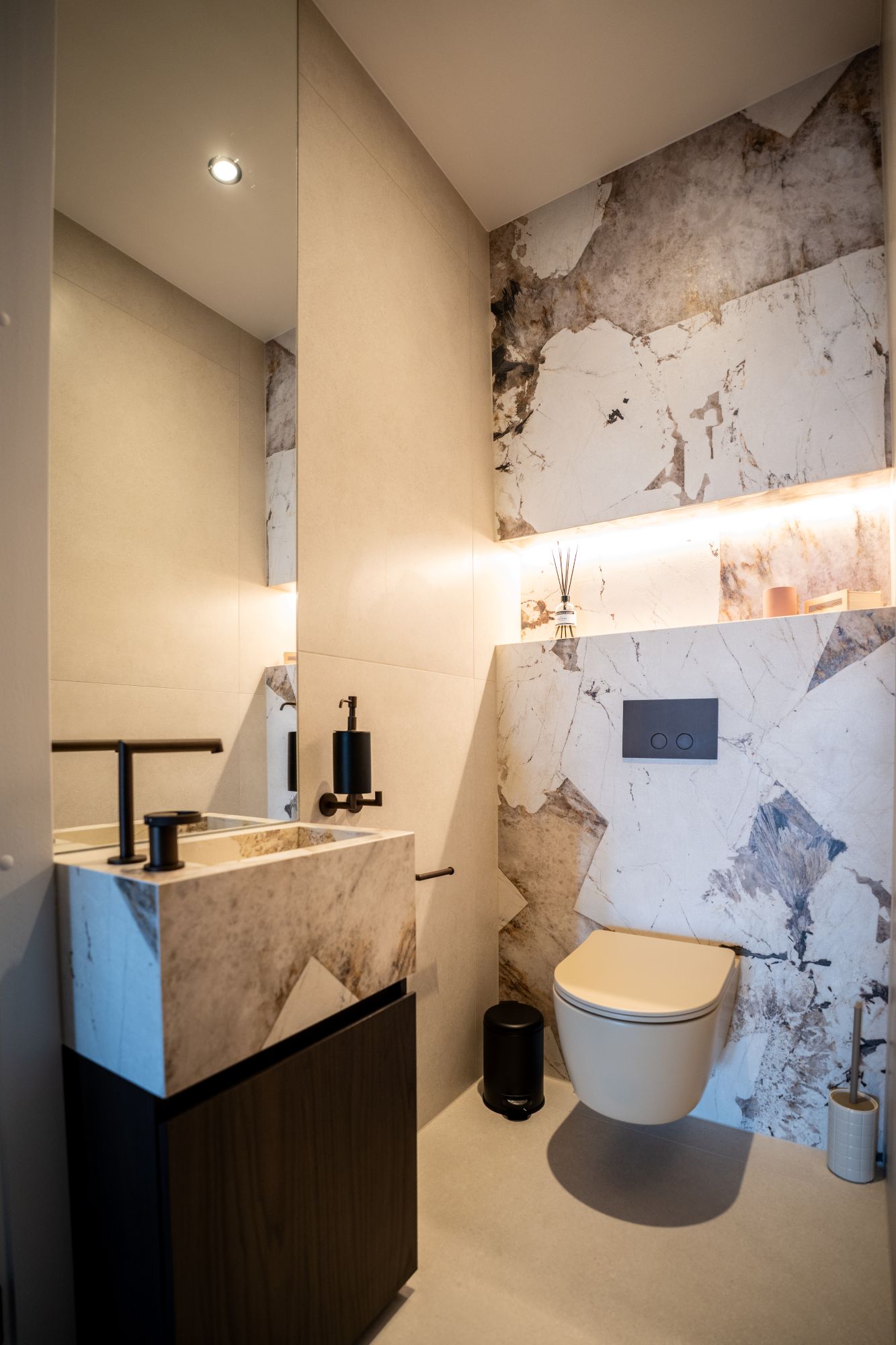 luxe toilet