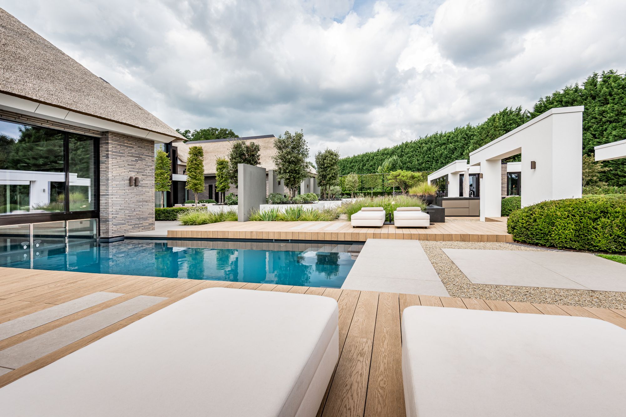 villatuin met zwembad