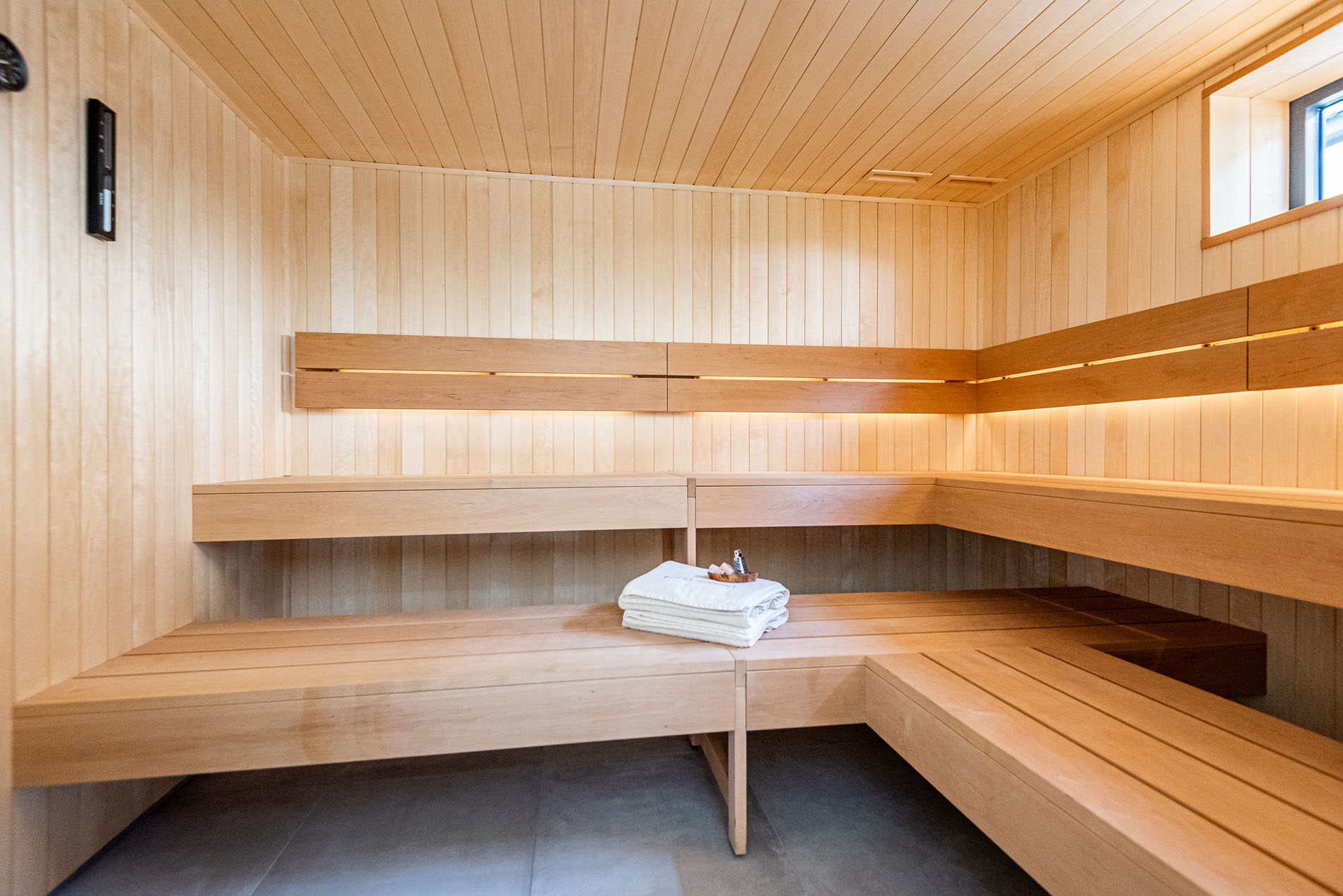 luxe sauna