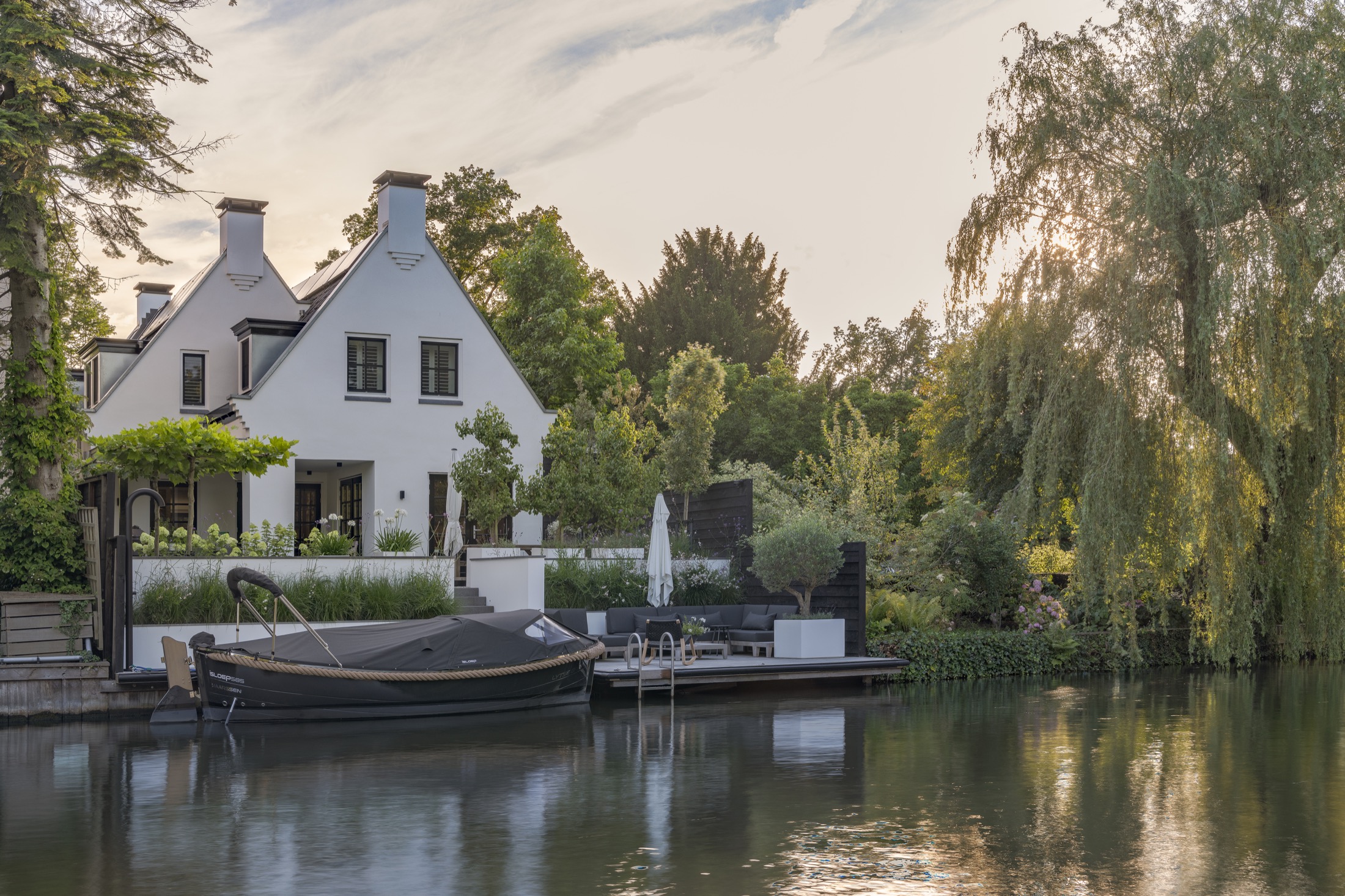 luxe tuinen aan het water