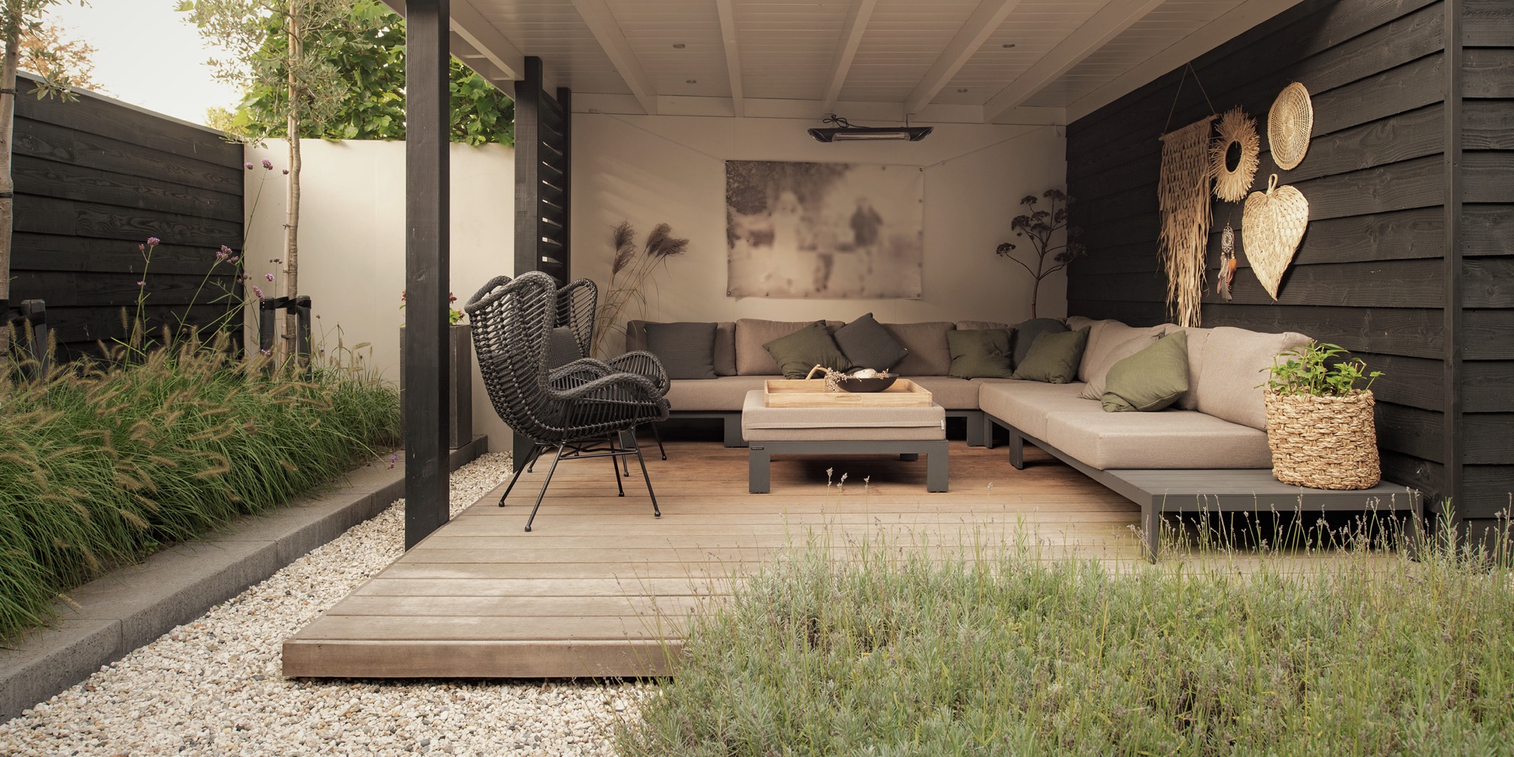 Luxe tuin met veranda inspiratie