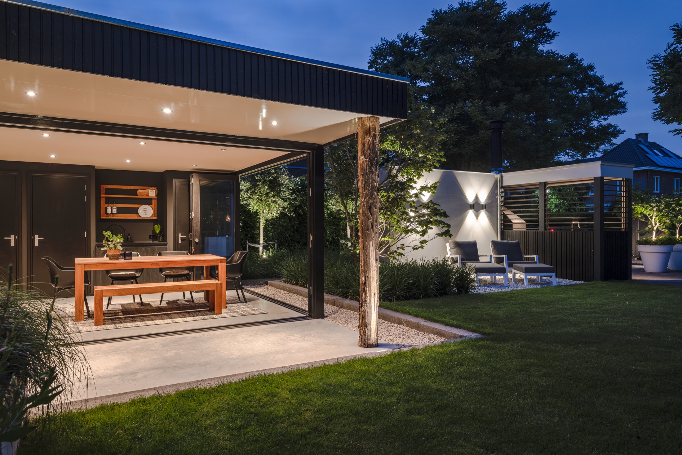 tuinontwerp met luxe overkapping