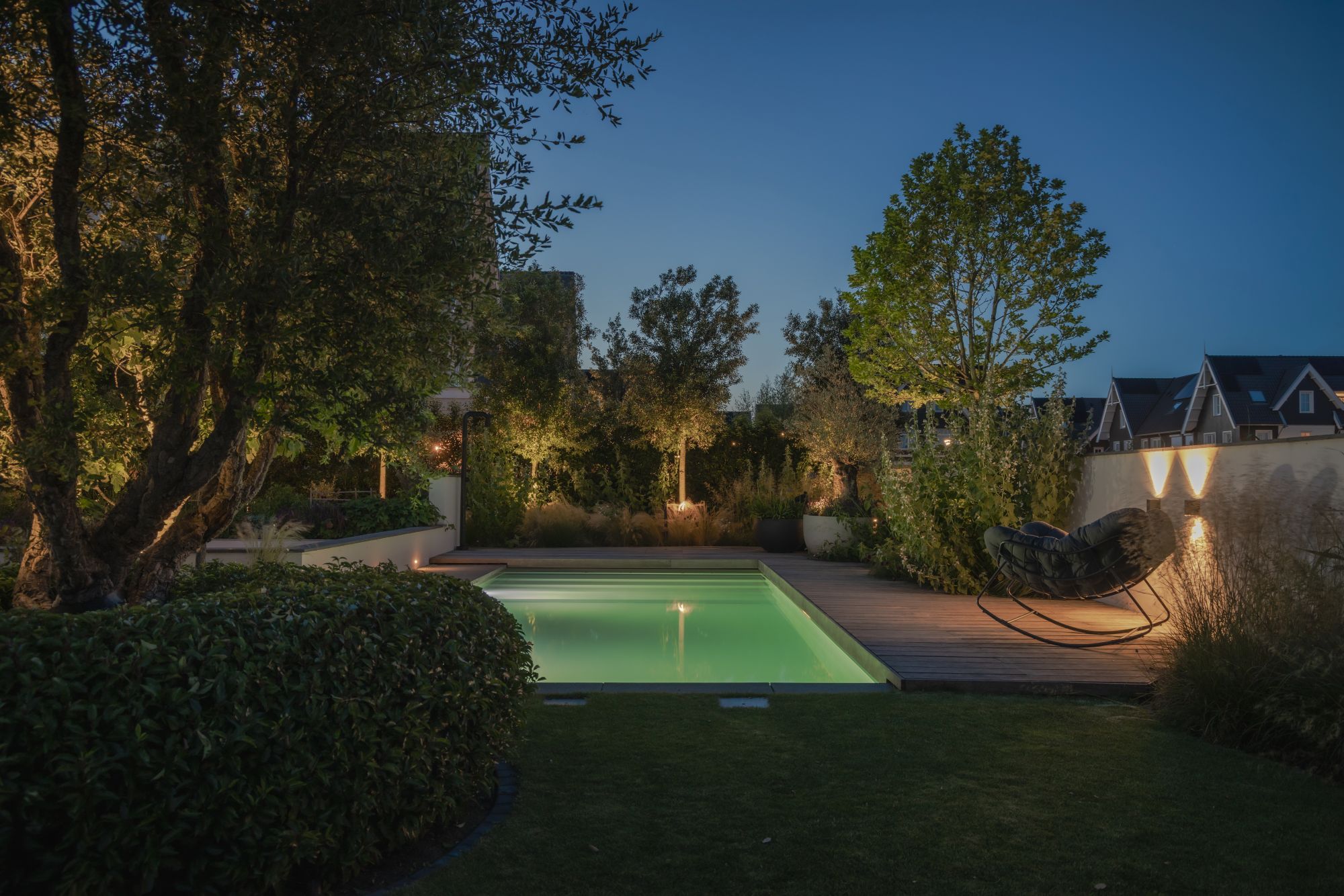tuin met verlichting