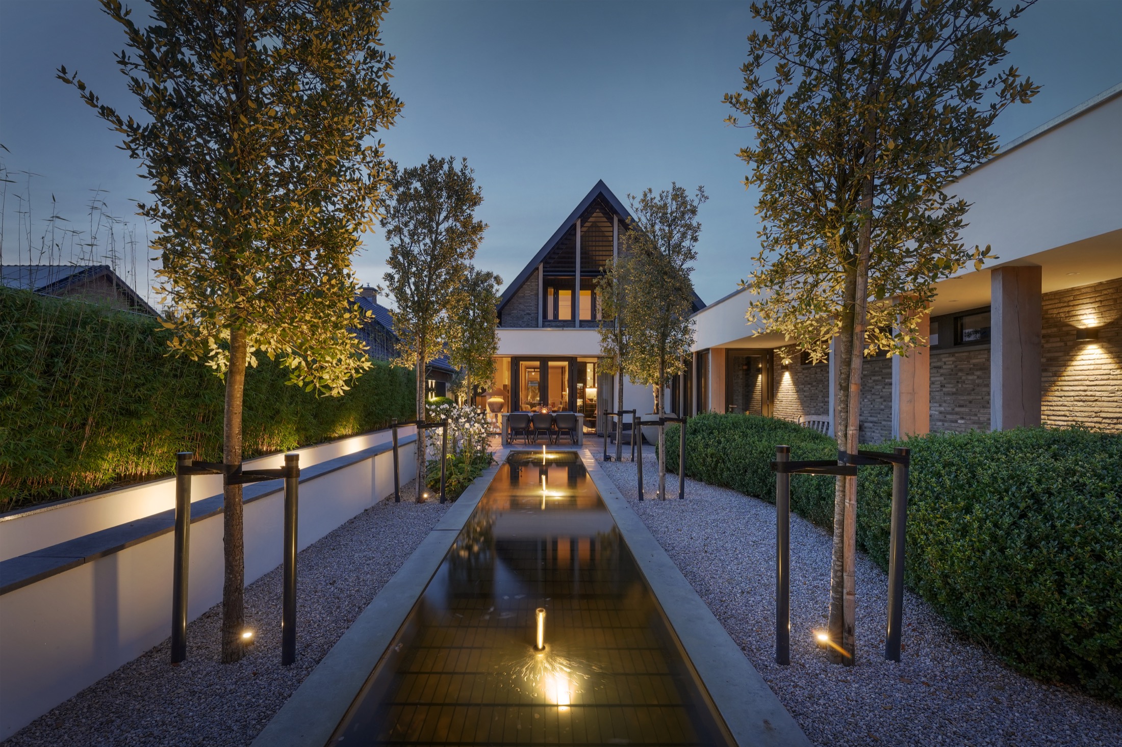 luxe tuin met design buitenverlichting