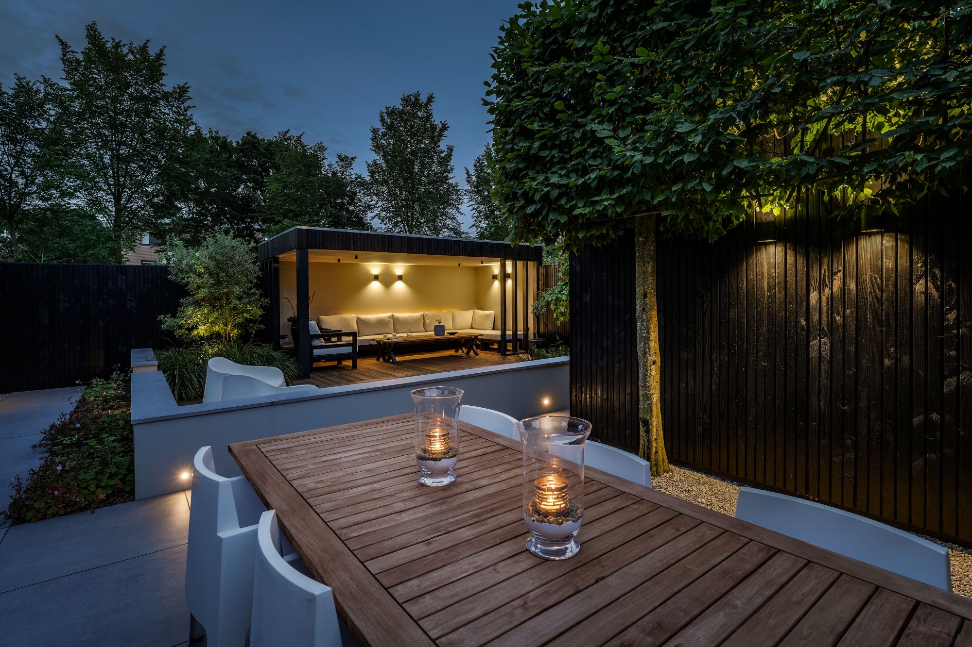 eethoek in tuin