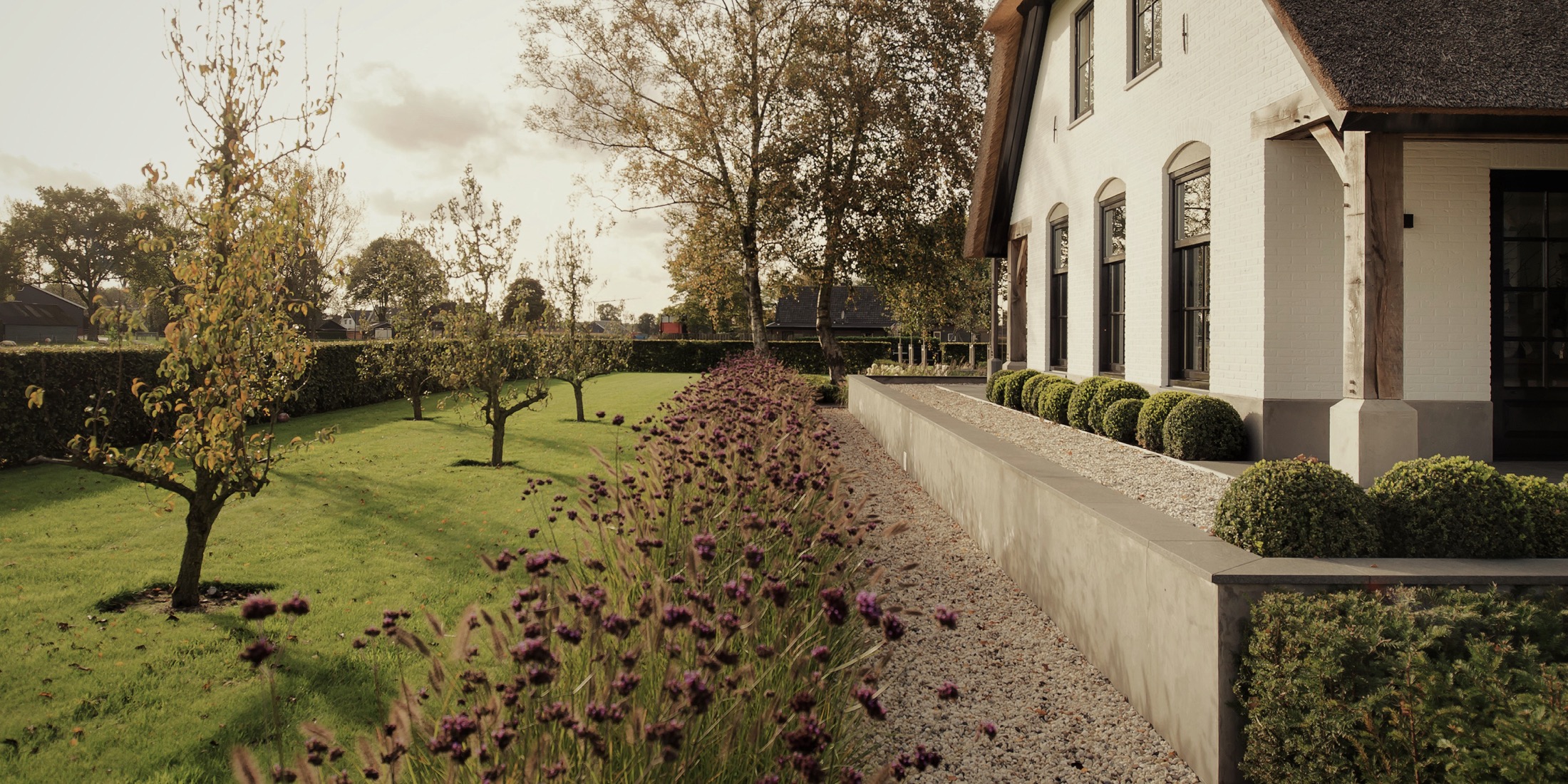 luxe tuin met gazon