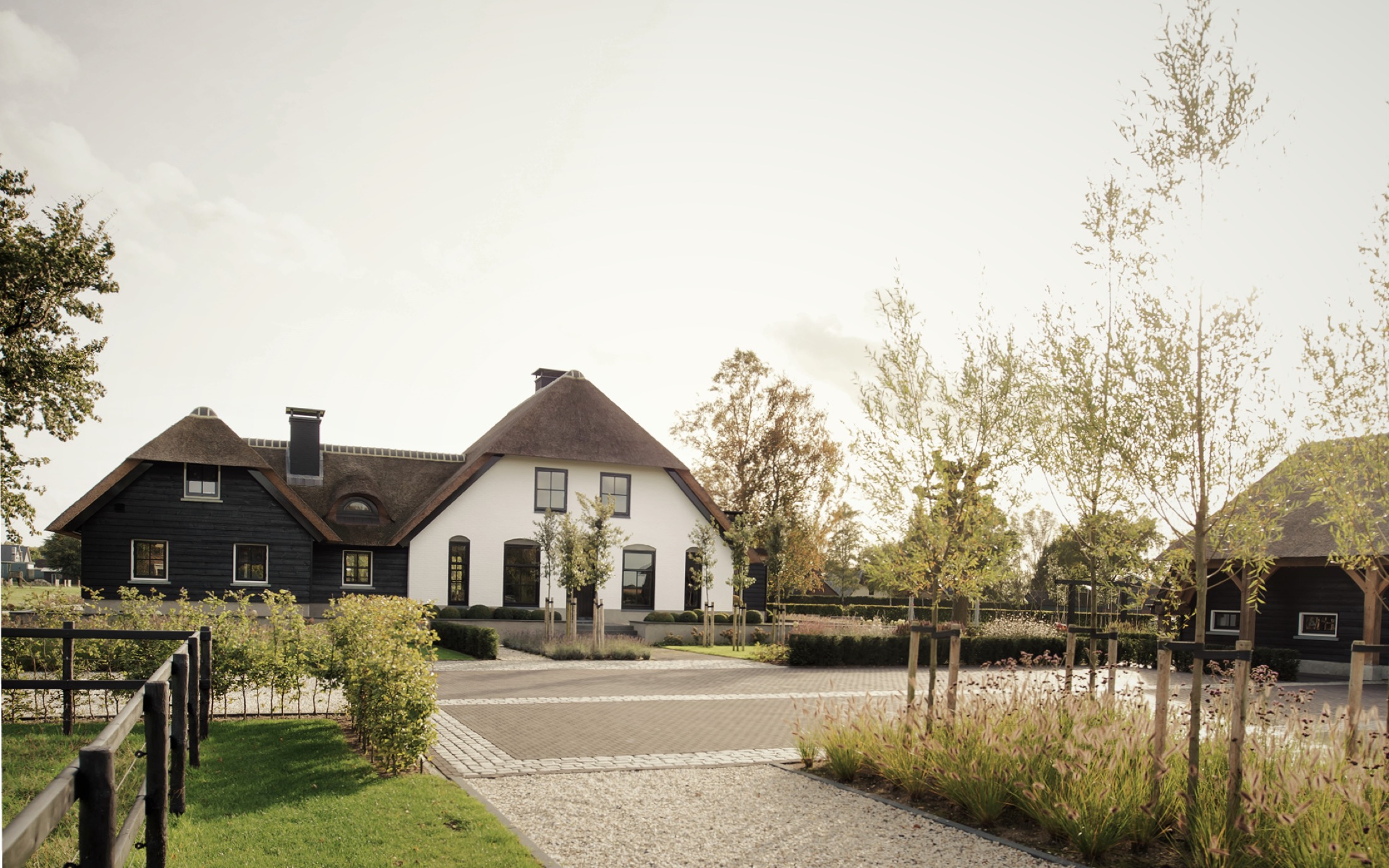 sfeervolle tuin met luxe uitstraling