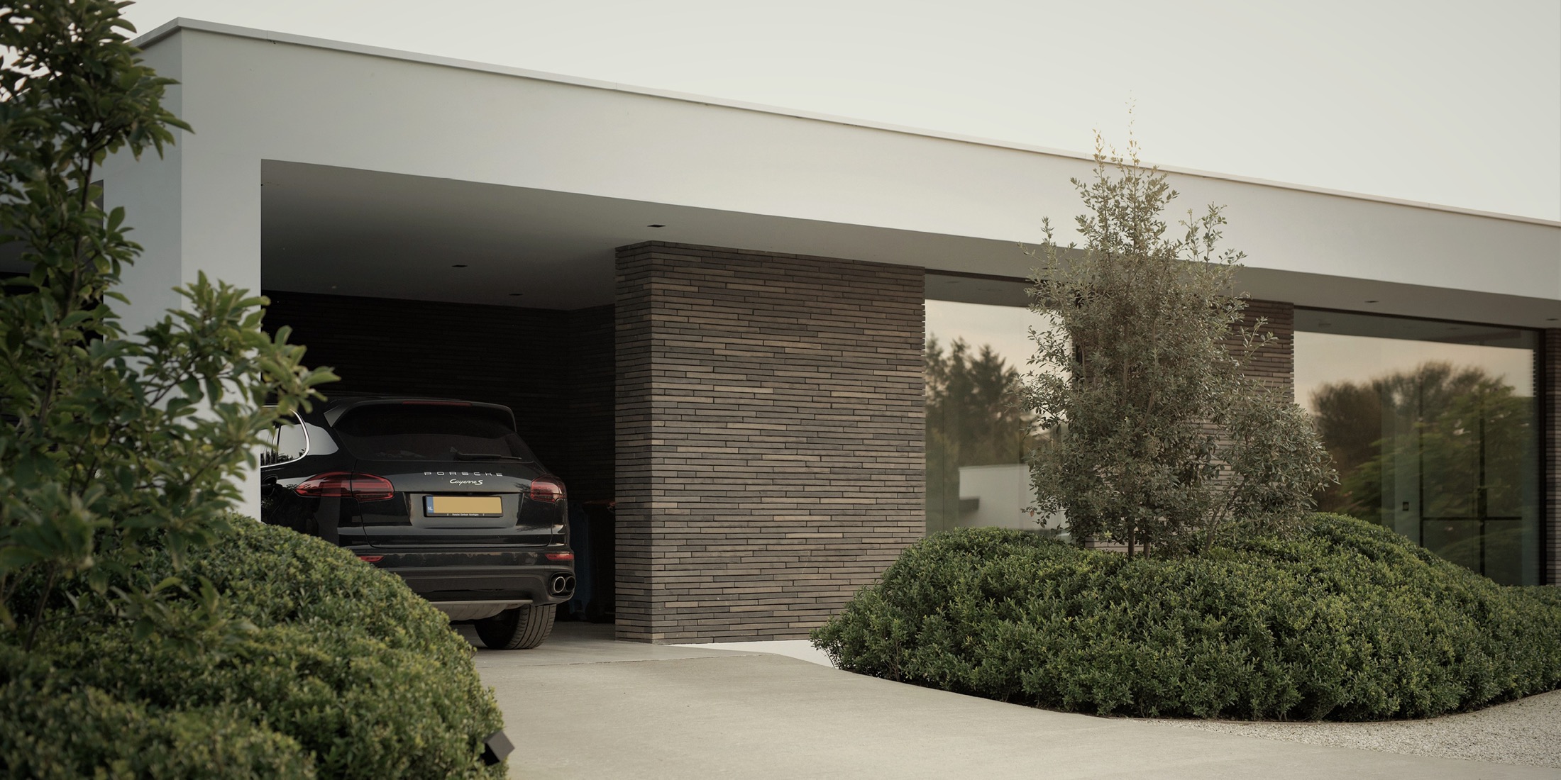 moderne woning met luxe tuin