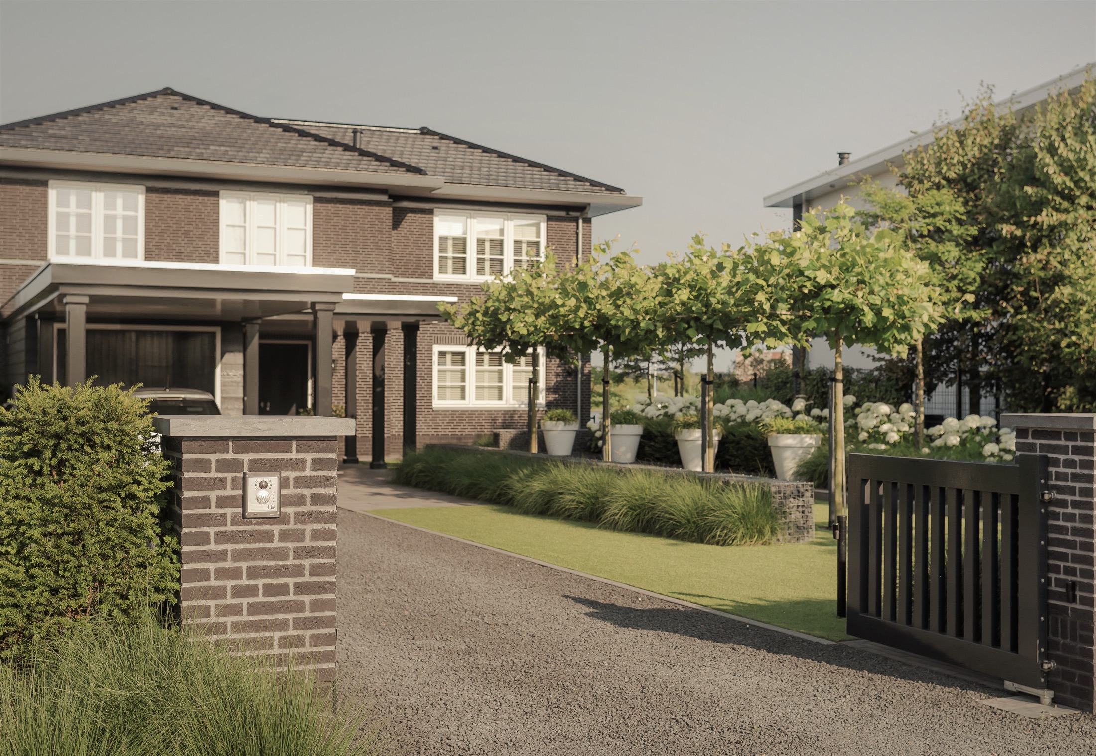 oprit bij luxe tuin ontwerp