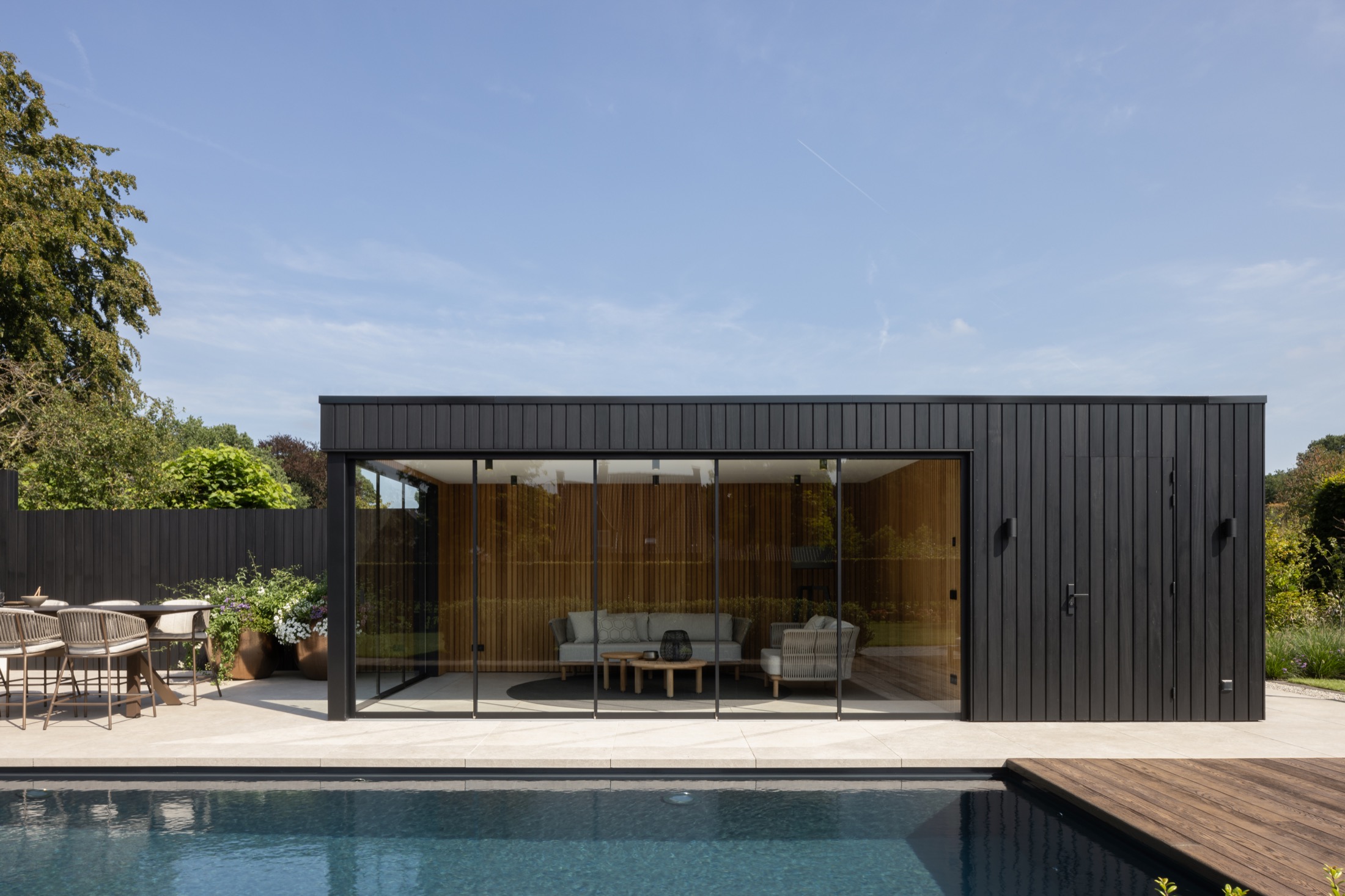 tuin met poolhouse op maat
