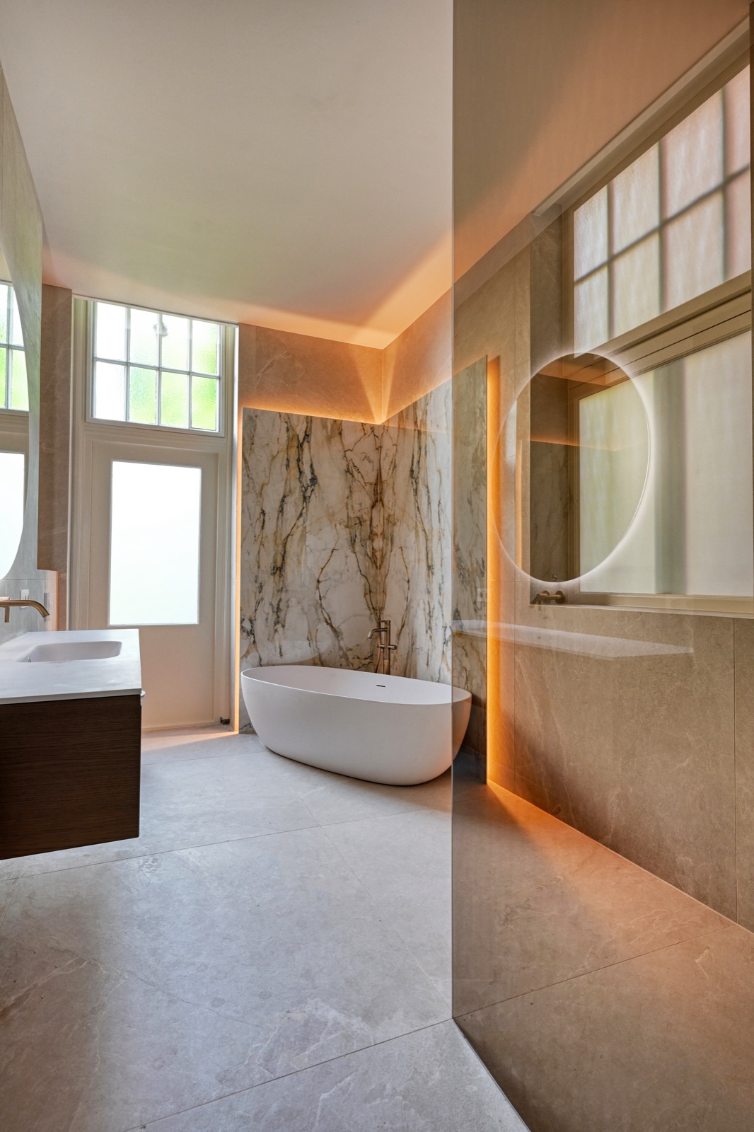 luxe badkamer met design tegels