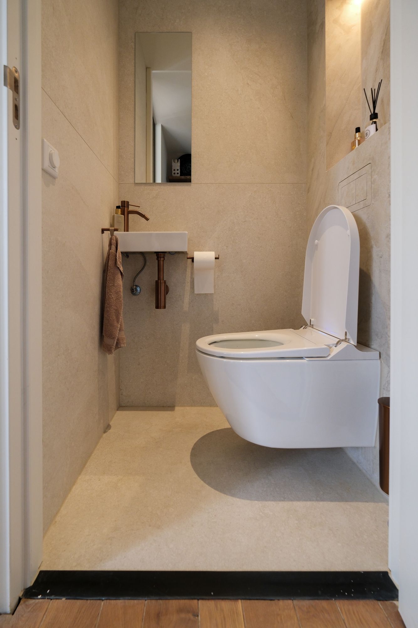 luxe toilet