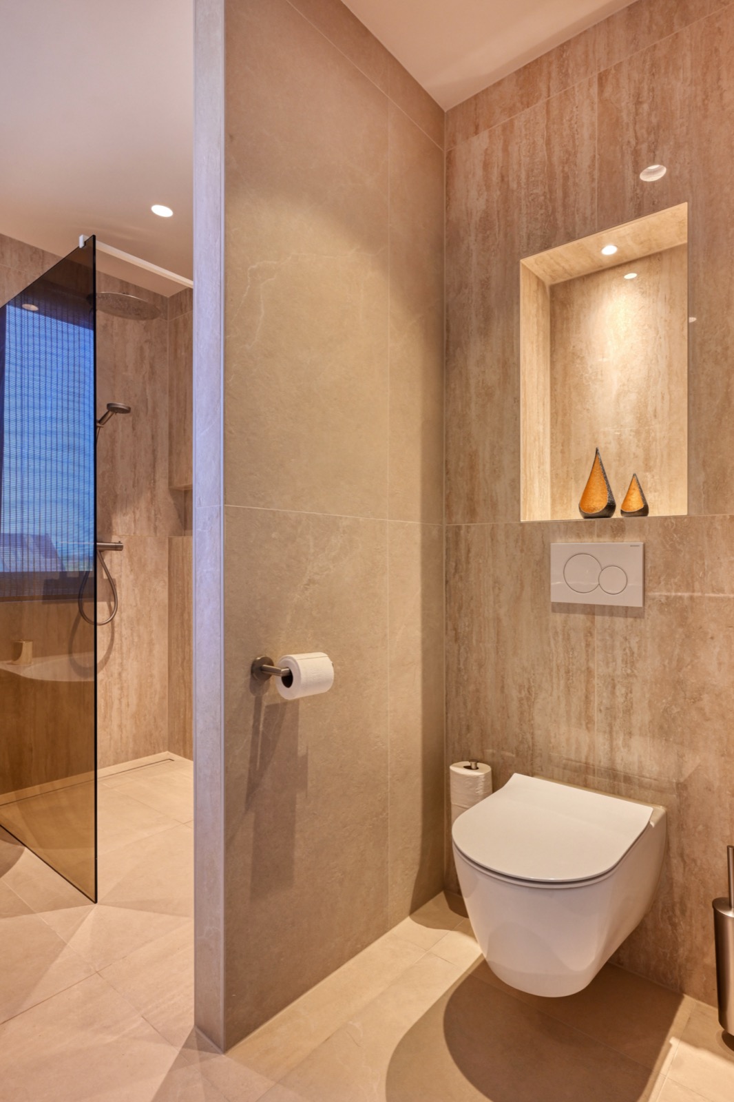 luxe toilet