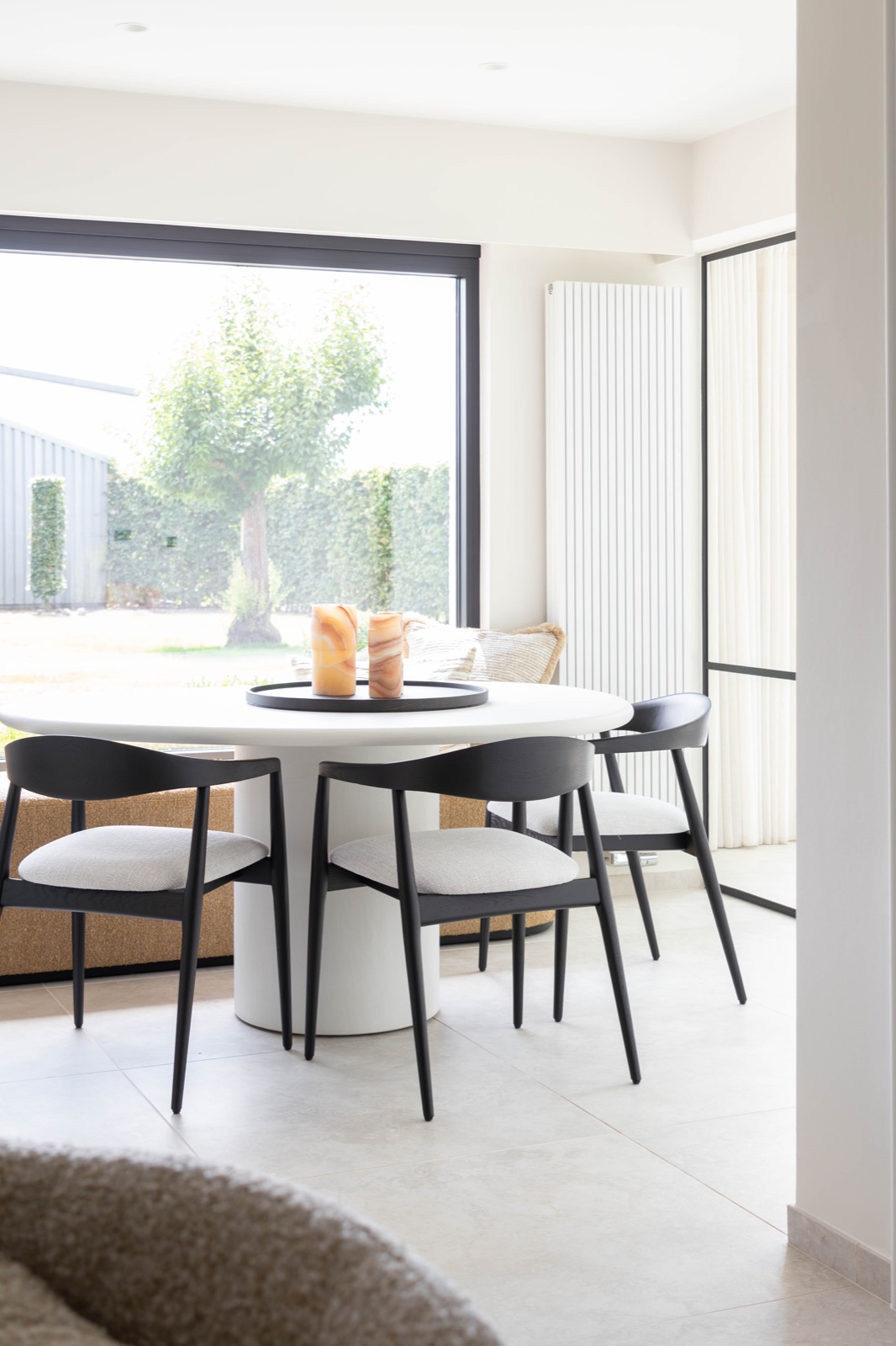 luxe eettafel met stoelen