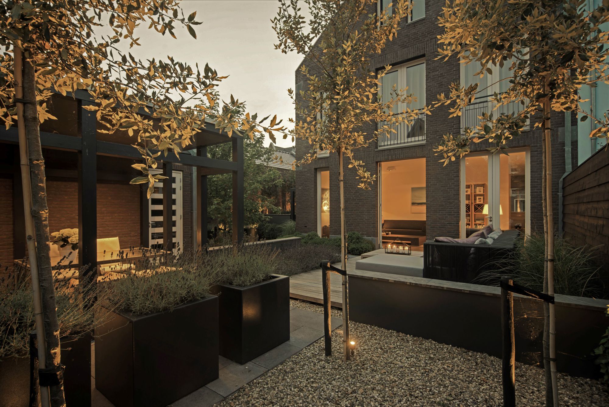 tuin met buitenkamer