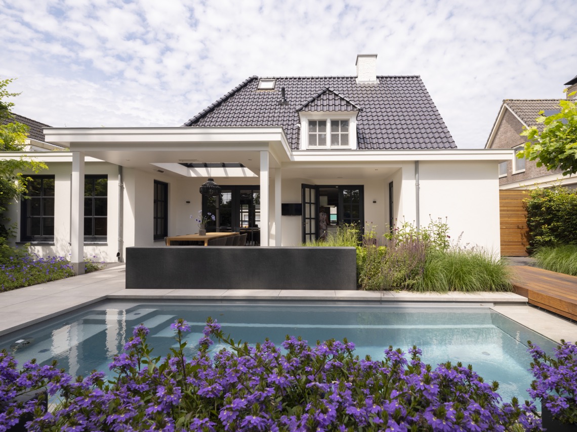 zwembad bij villa