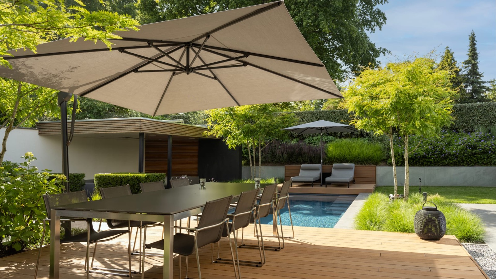 tuin met design zwembad