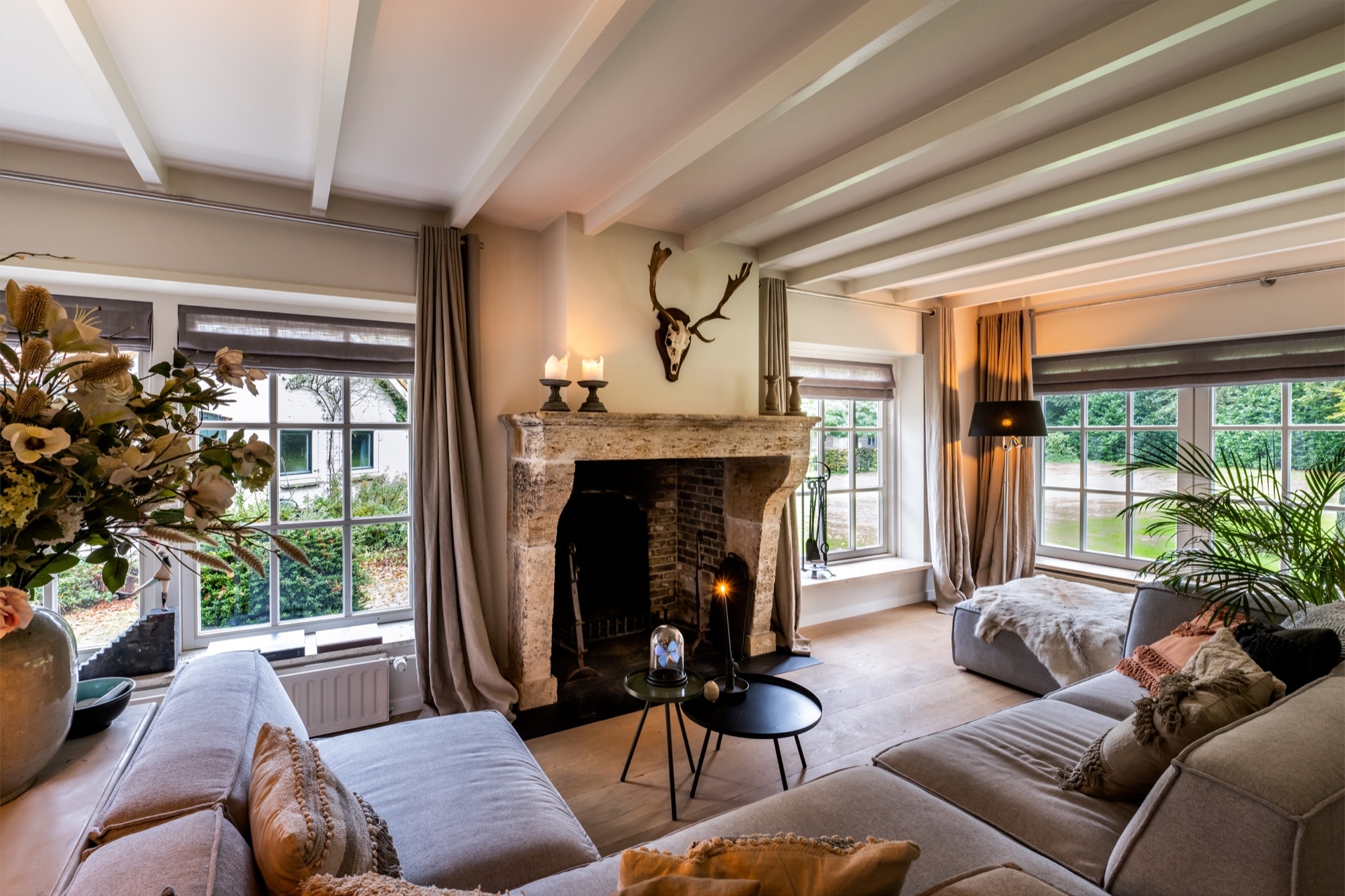 woonkamer met openhaard