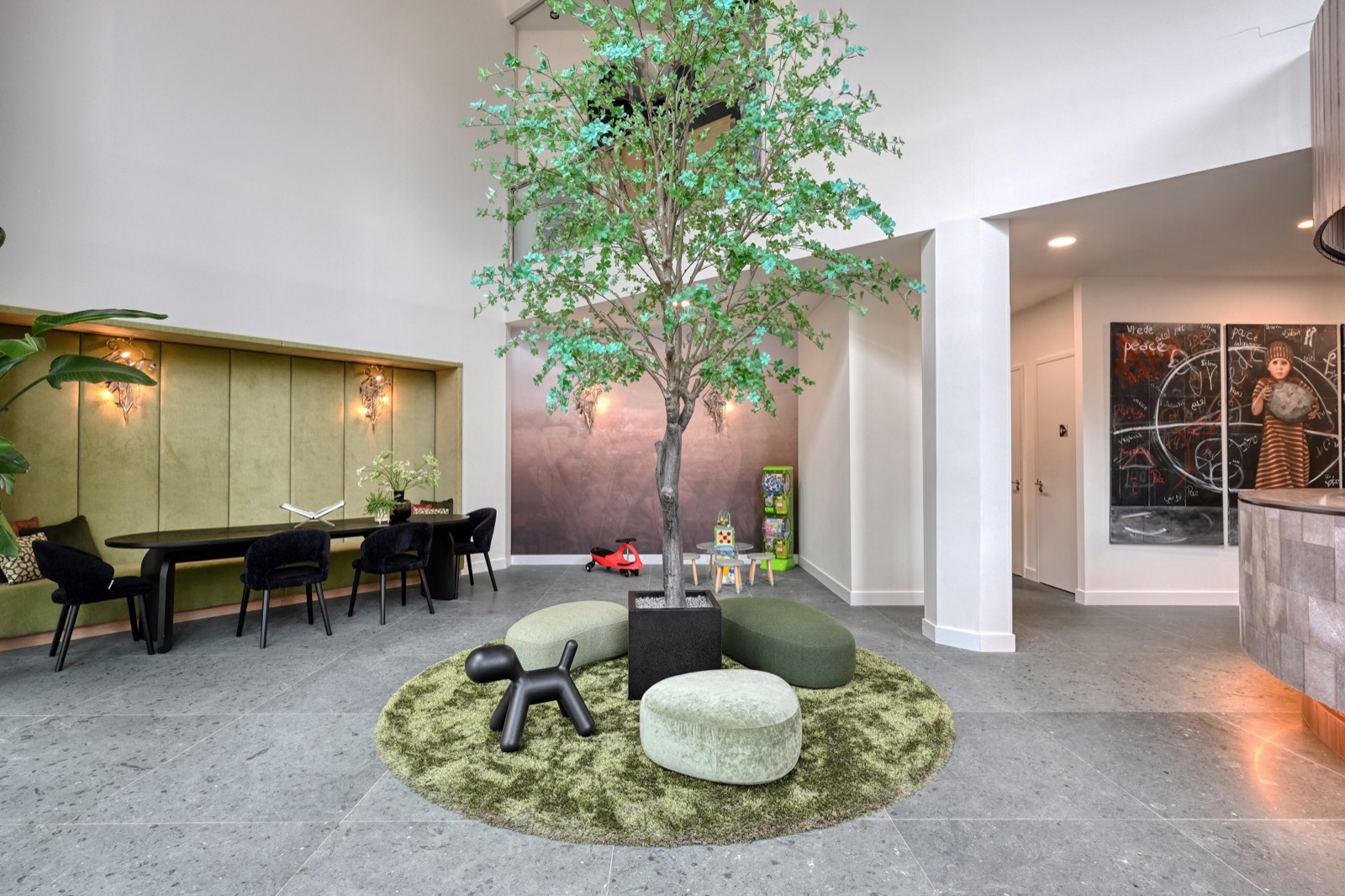 receptie met maatwerk interieur