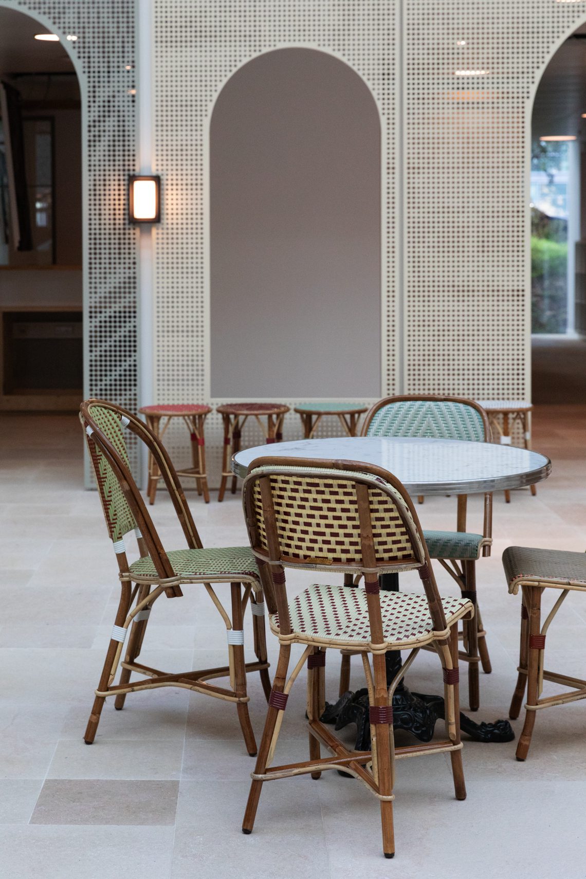 tafel met stoelen