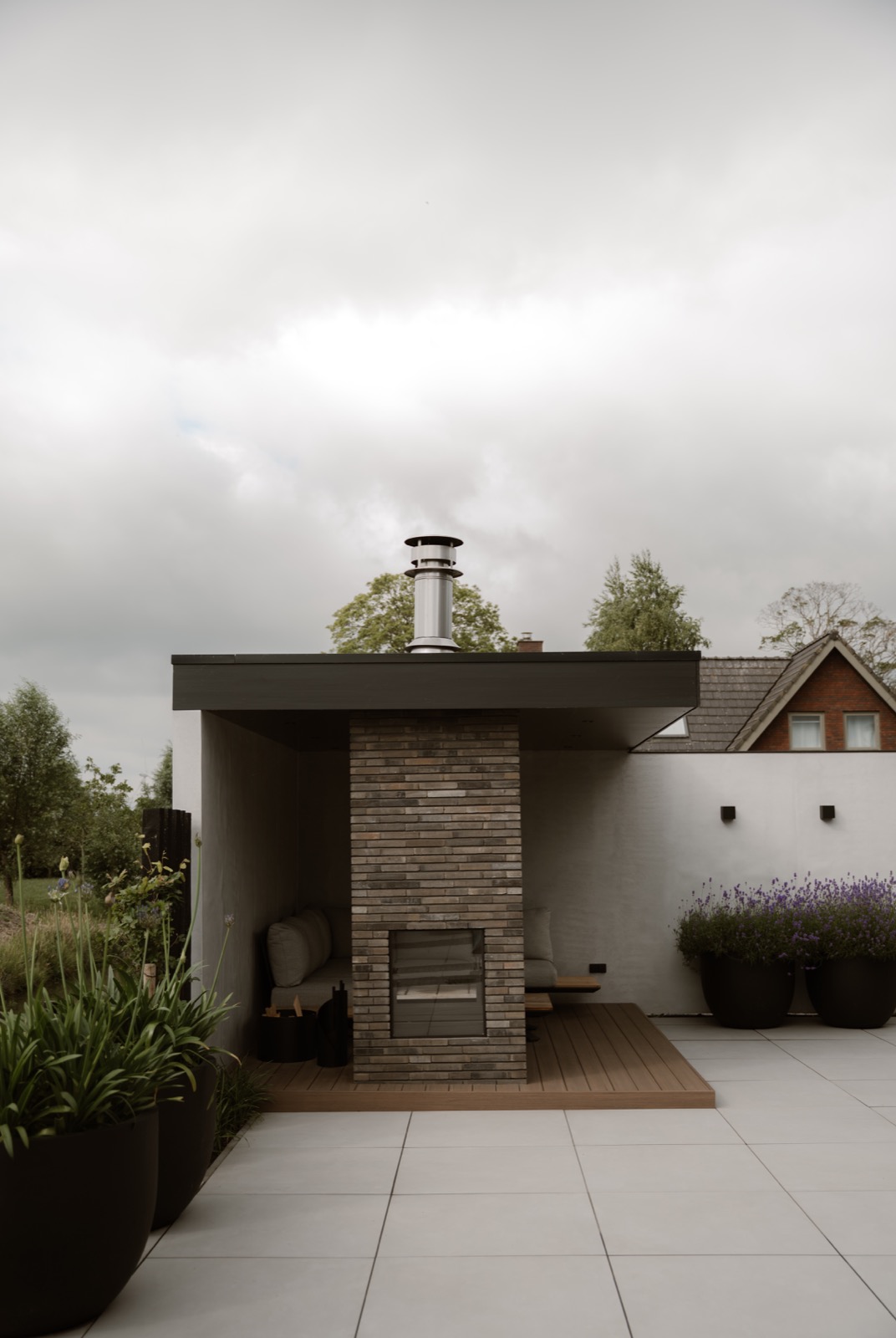 luxe tuinontwerp met overkapping