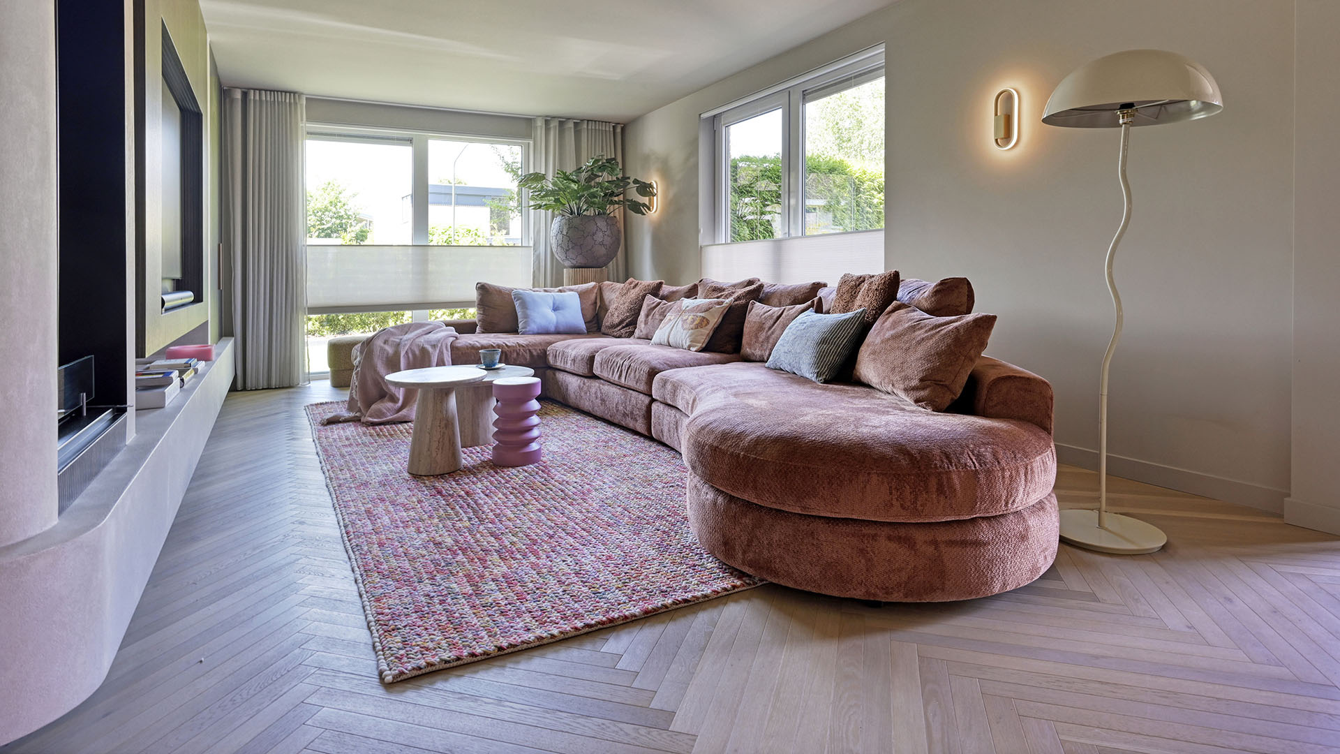luxe visgraat vloer in woonkamer