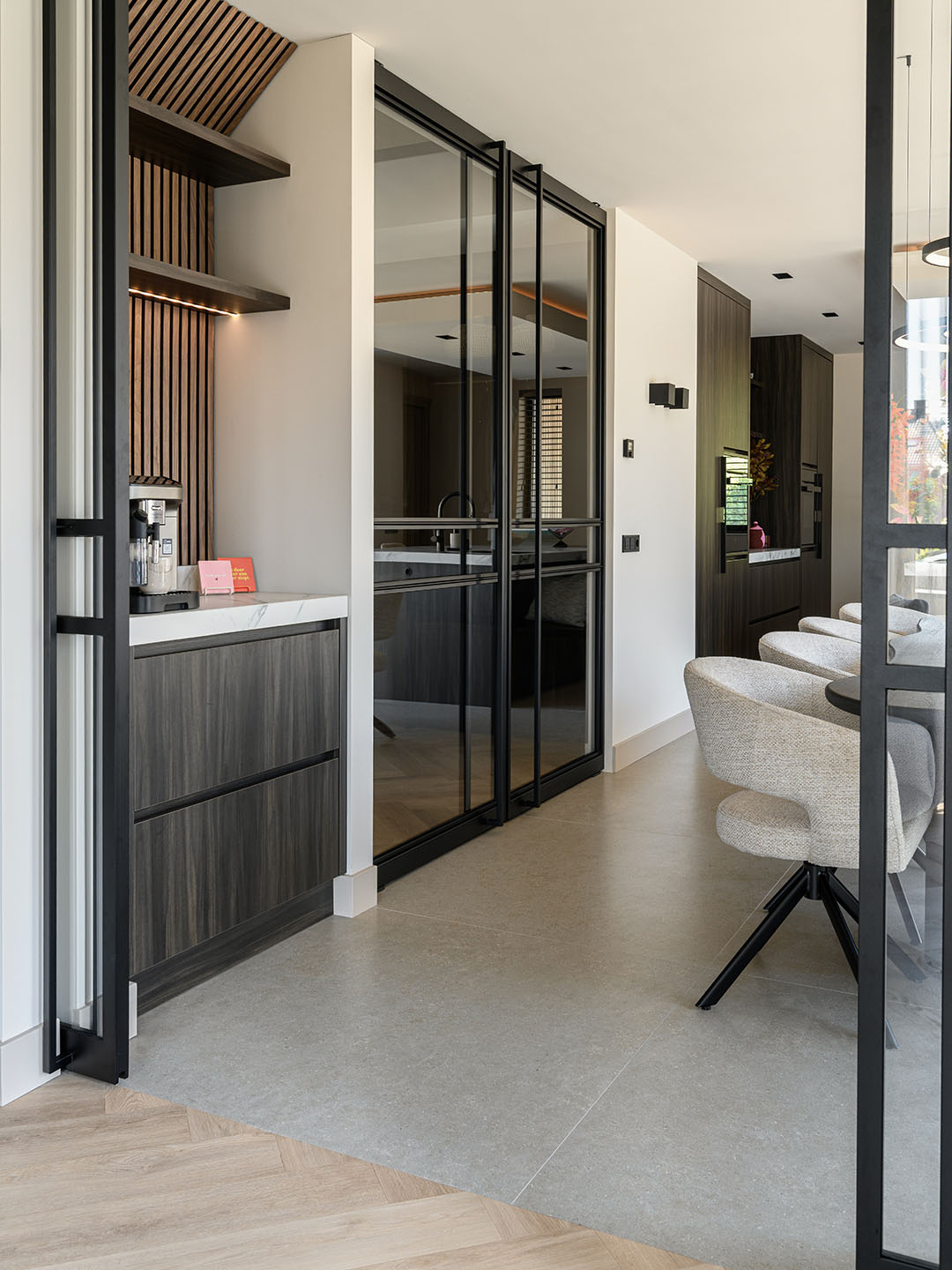 inkijk eetkamer