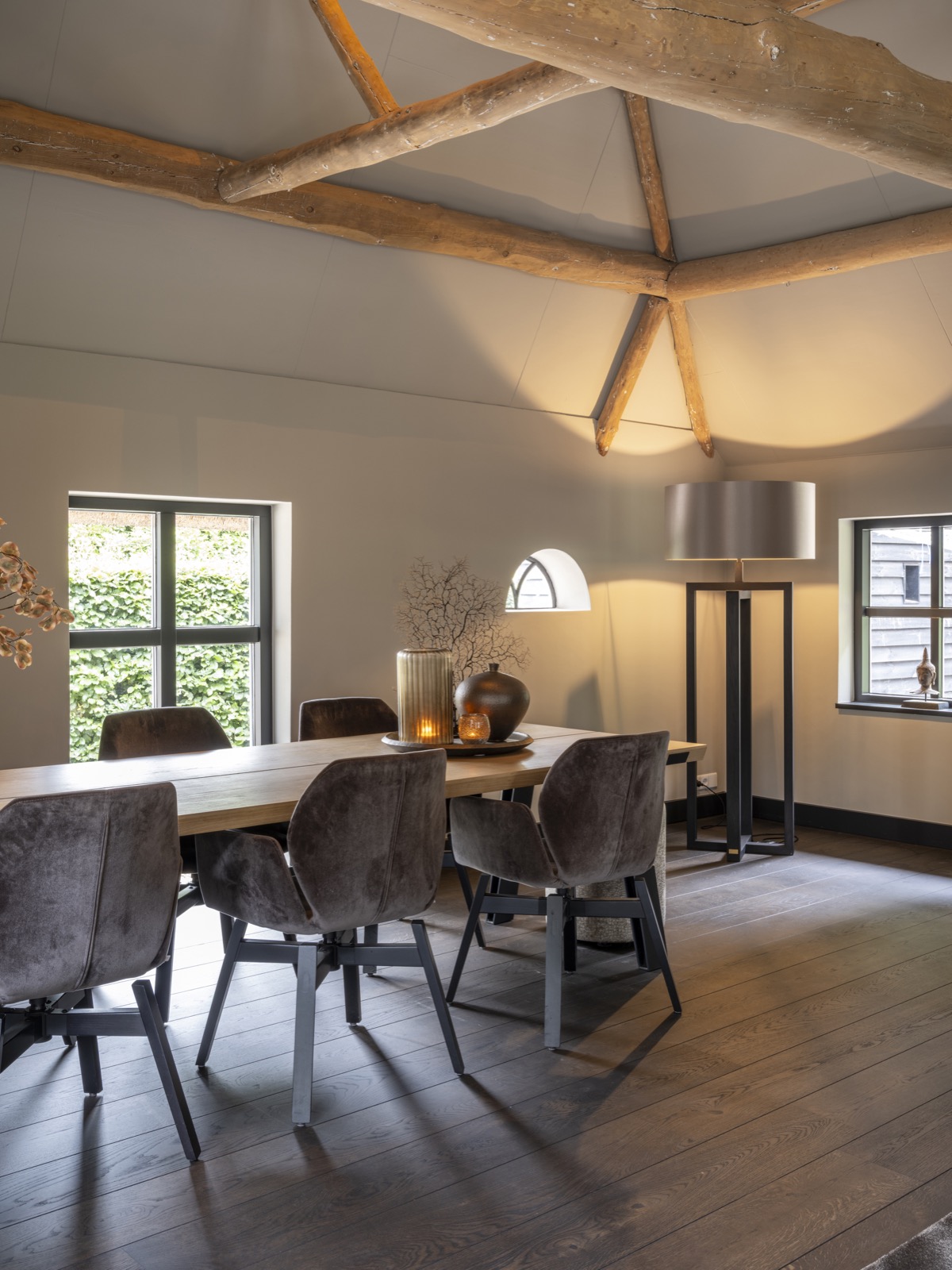luxe eettafel met stoelen