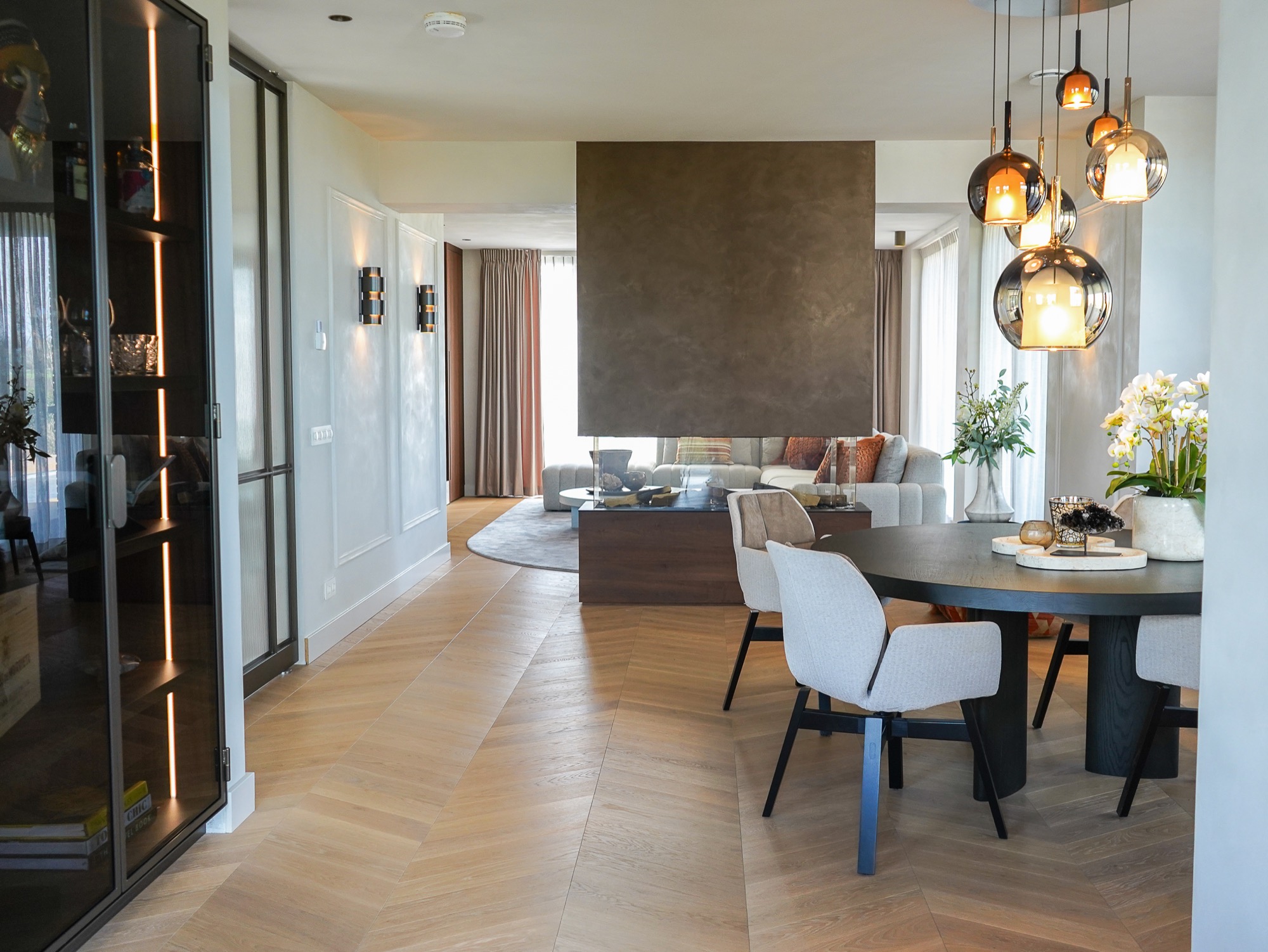 exclusief interieur eetkamer