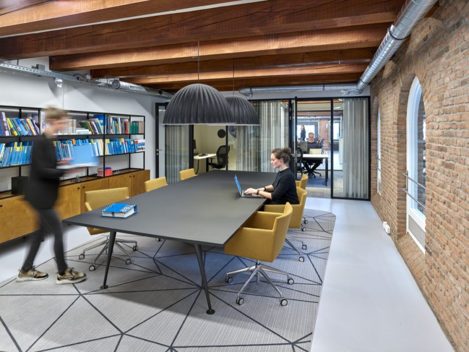 interieur vergader ruimte