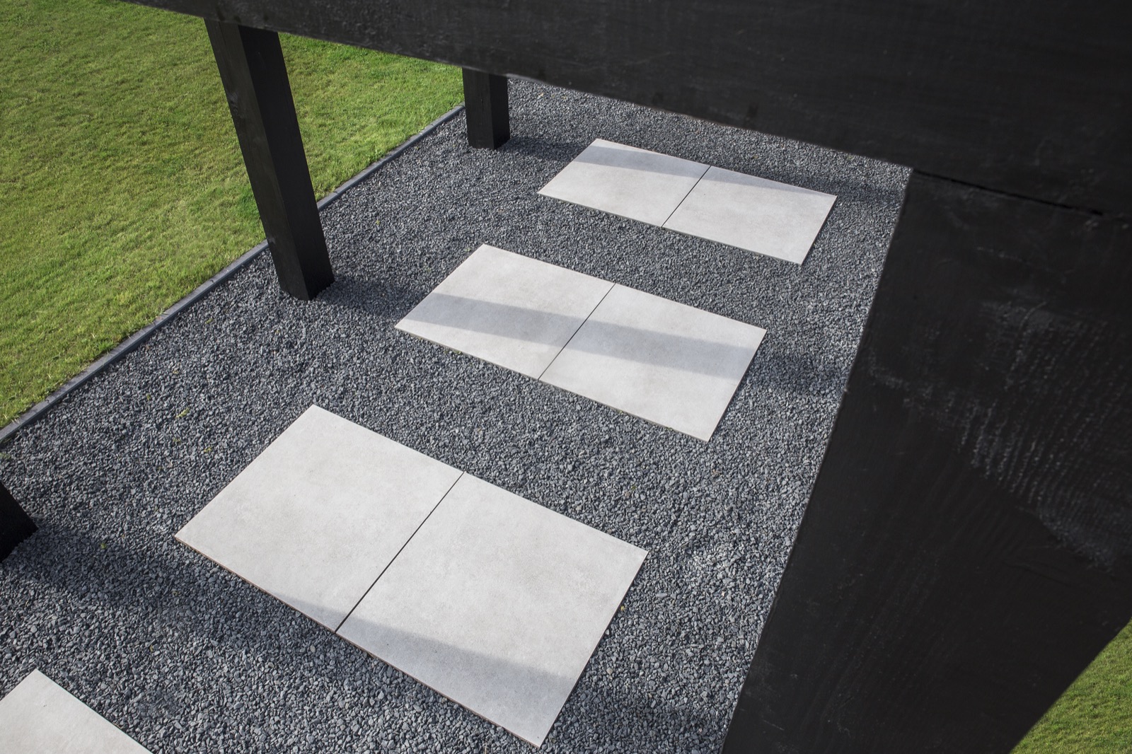 tuin met staptegels