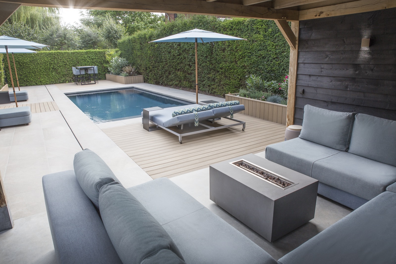 overkapping met luxe loungeset